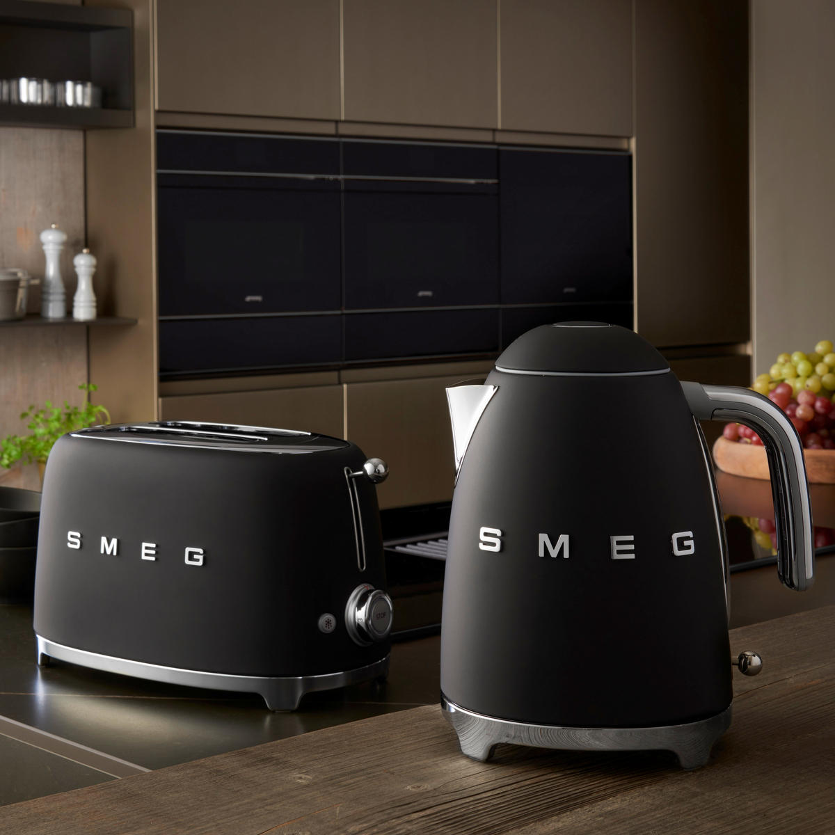 WASSERKOCHER 1.7 l  - Schwarz, Basics, Metall (26,6/24,8/17,1cm) - SMEG