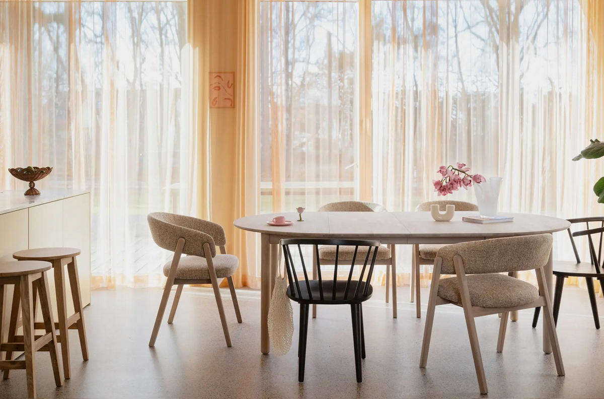 MATBORD ek Bianco rund  utdragbar, finns i olika storlekar, finns i olika trädekorer  - ek Bianco, Klassisk, trä (120/120/75cm) - Rowico