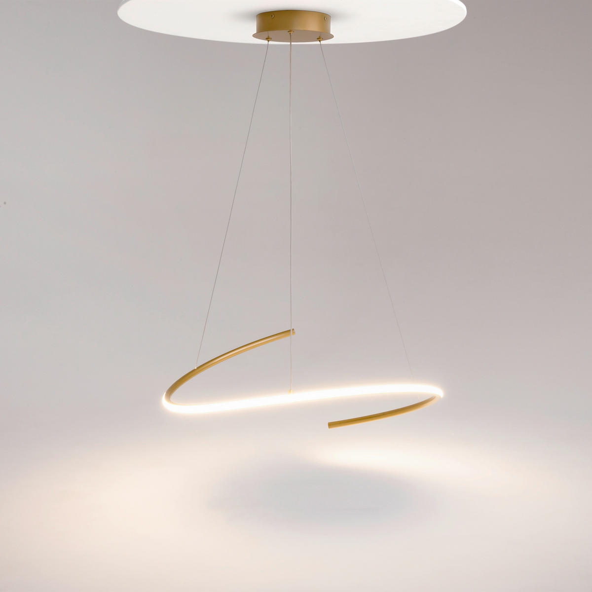 PENDELLAMPA Curve 60/325.7/60 cm  - mässingsfärgad, Design, metall (60/325.7/60cm) - MAYTONI
