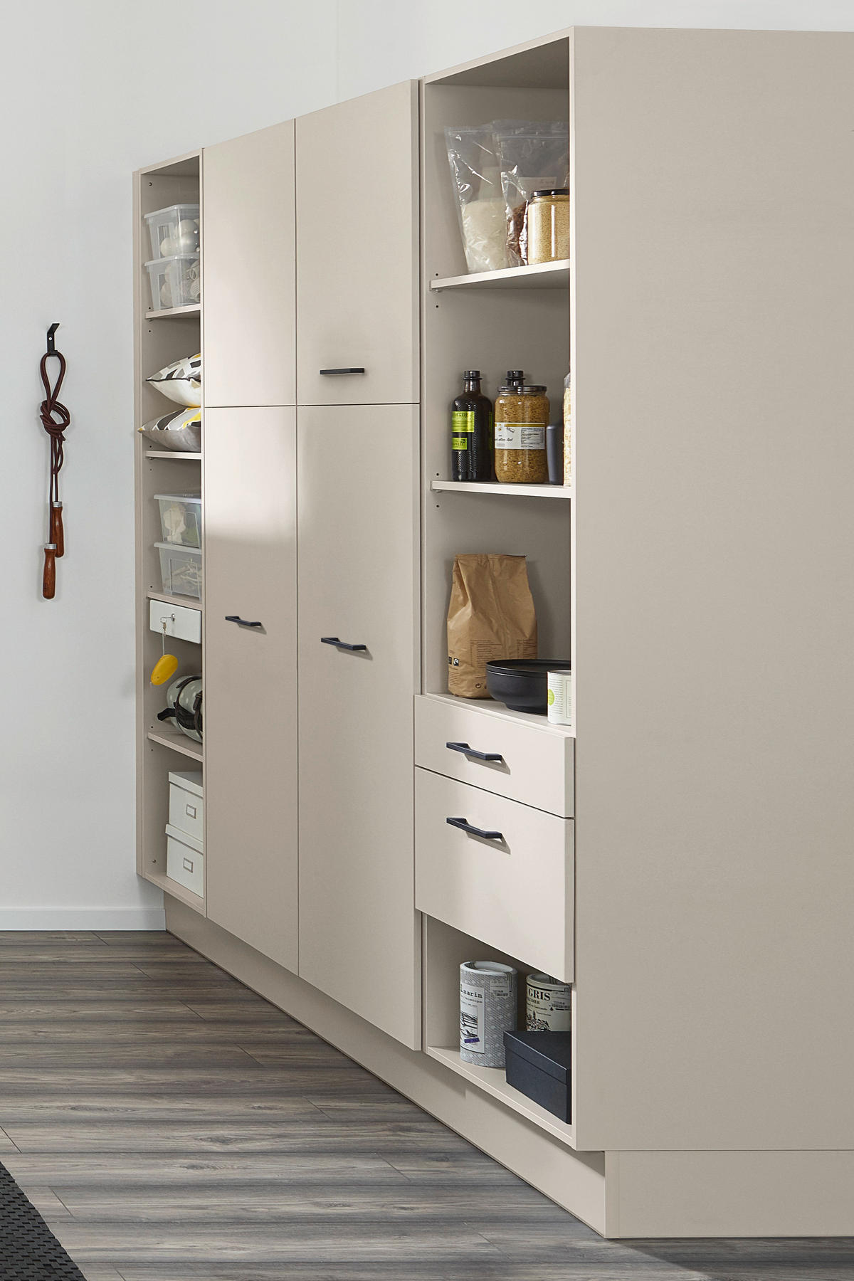 MEHRZWECKSCHRANK 120/206,2/58 cm  in Hellgrau  - Hellgrau/Schwarz, Basics, Holzwerkstoff/Metall (120/206,2/58cm) - Impuls