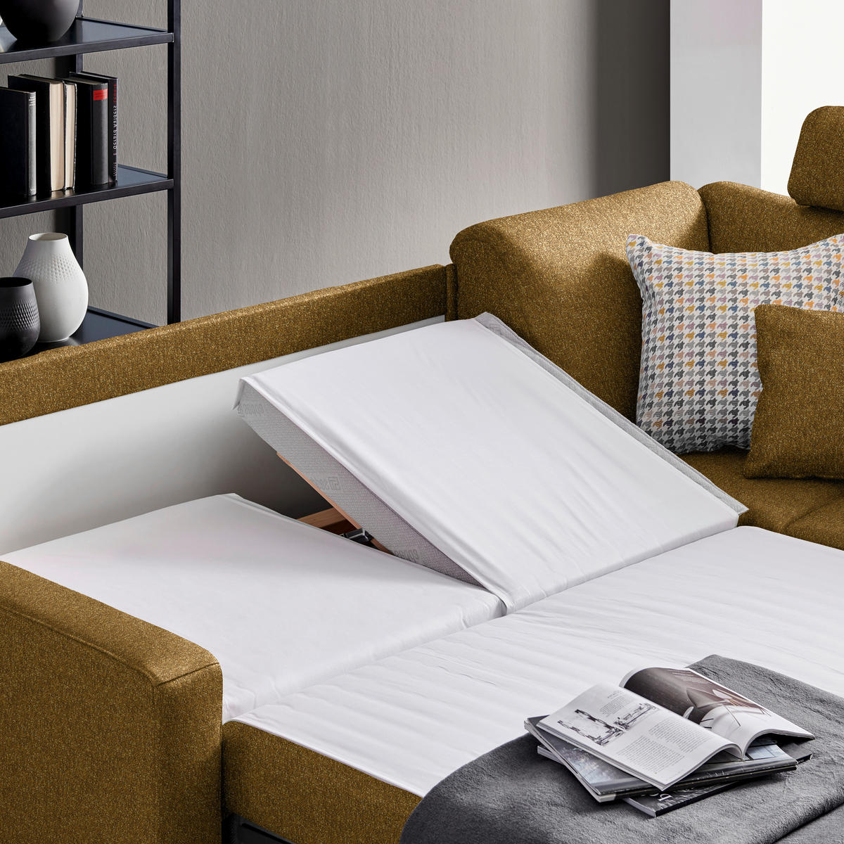 ECKSOFA  in Mikrovelours Senfgelb  227/208 cm  - Senfgelb/Alufarben, KONVENTIONELL, Textil/Metall (227/208cm) - Sedda