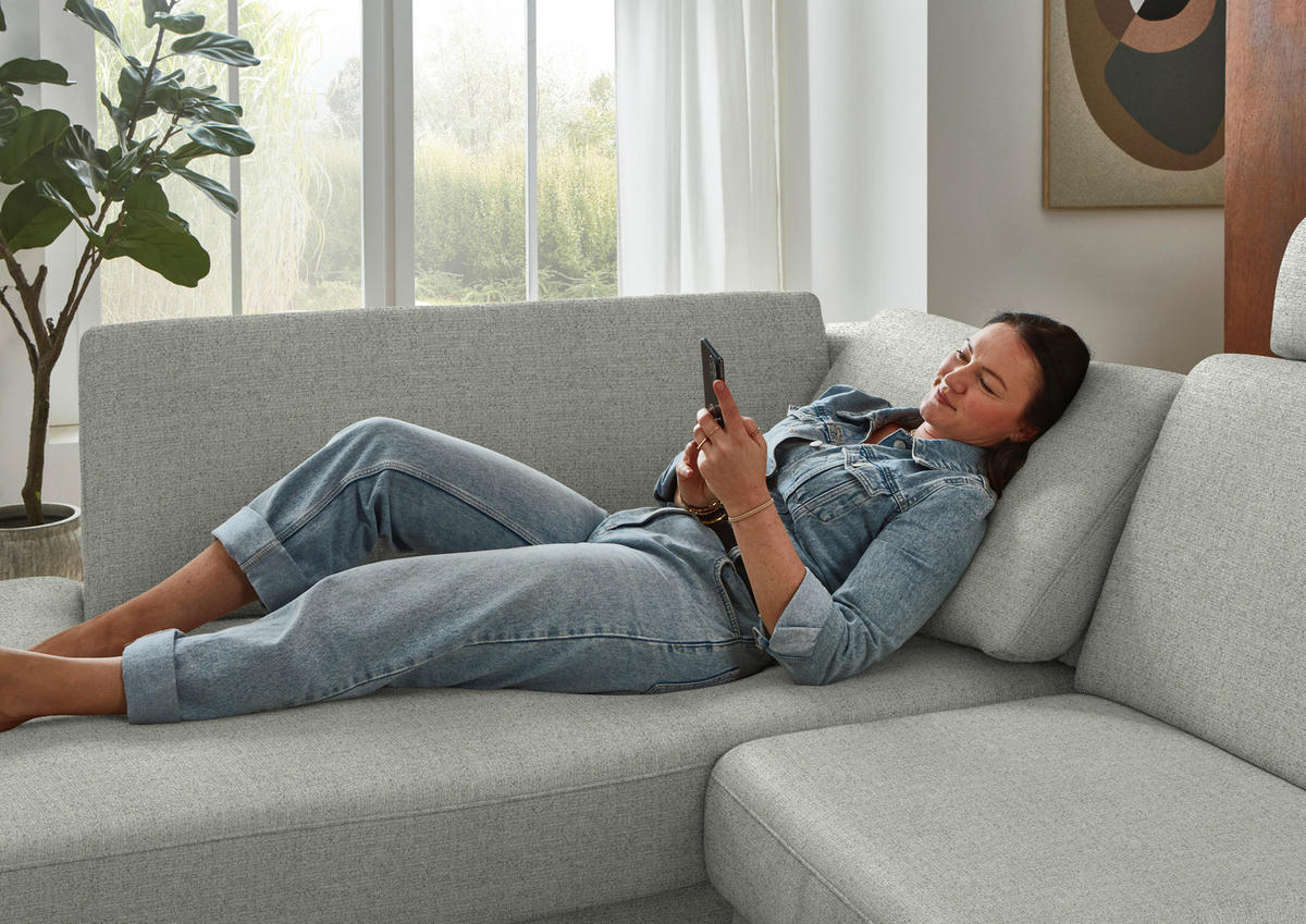 ECKSOFA 182/239 cm  in Chenille Hellgrau Rücken echt  182/239 cm  - Hellgrau/Schwarz, Design, Textil/Metall (182/239cm) - Beldomo Comfort