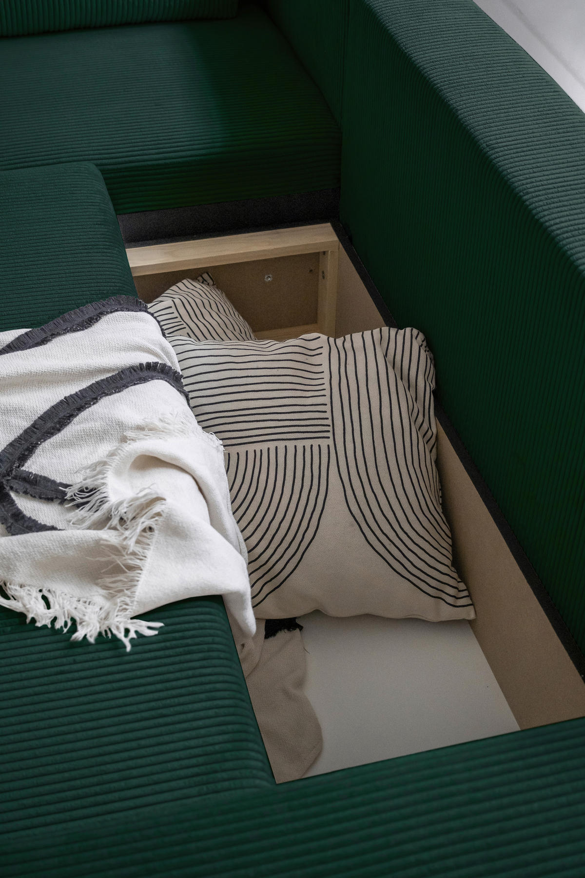 ECKSOFA Dunkelgrün Cord Bettkasten  - Dunkelgrün/Schwarz, Design, Kunststoff/Textil (250/156cm) - MID.YOU