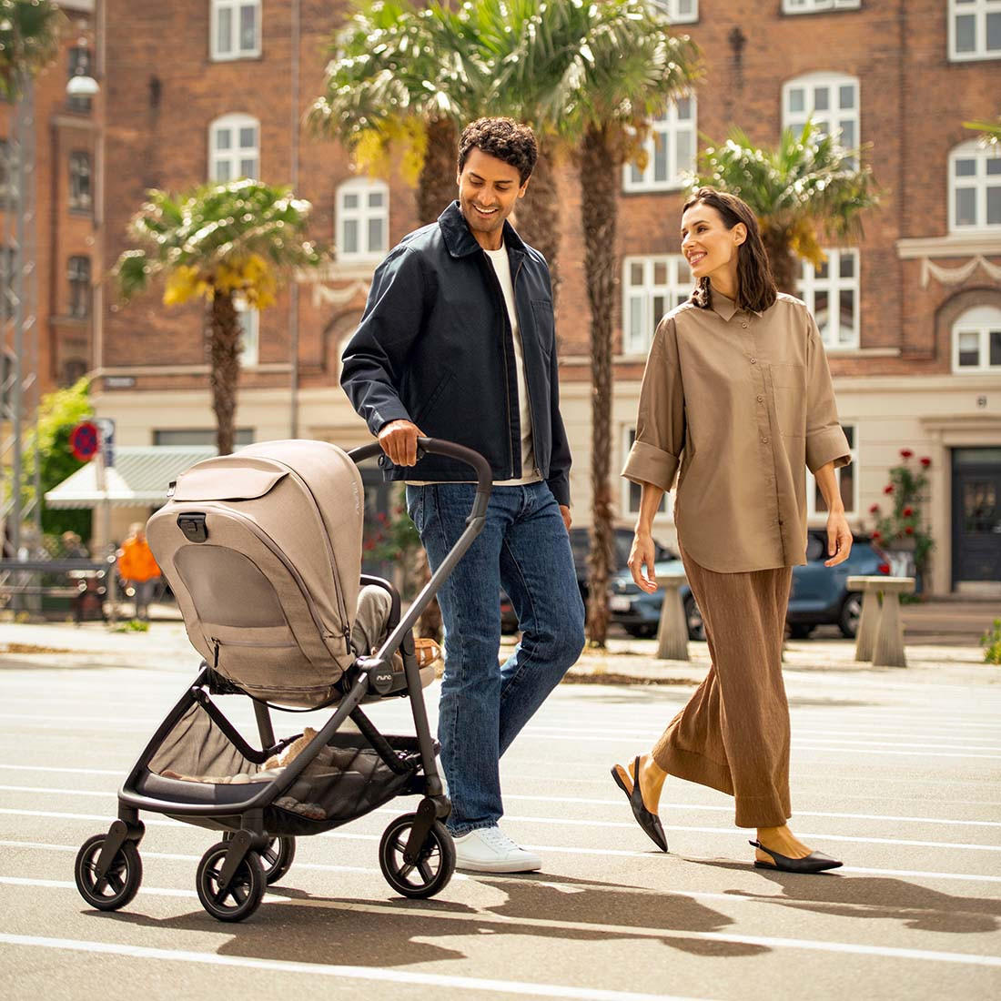 KINDERWAGEN  Swiv  Biscotti  - Beige/Schwarz, Basics, Textil/Metall (94/54/103cm) - Nuna