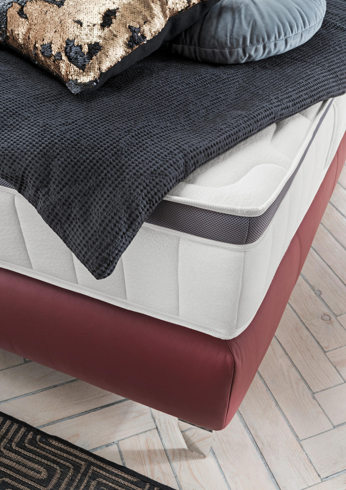 BOXSPRINGBETT 180/200 cm,  in Bordeaux, Matratze, gepolstertes Kopfteil, Topper, H3 + H4 = fest + sehr fest  - Chromfarben/Bordeaux, KONVENTIONELL, Leder/Textil (180/200cm) - Novel