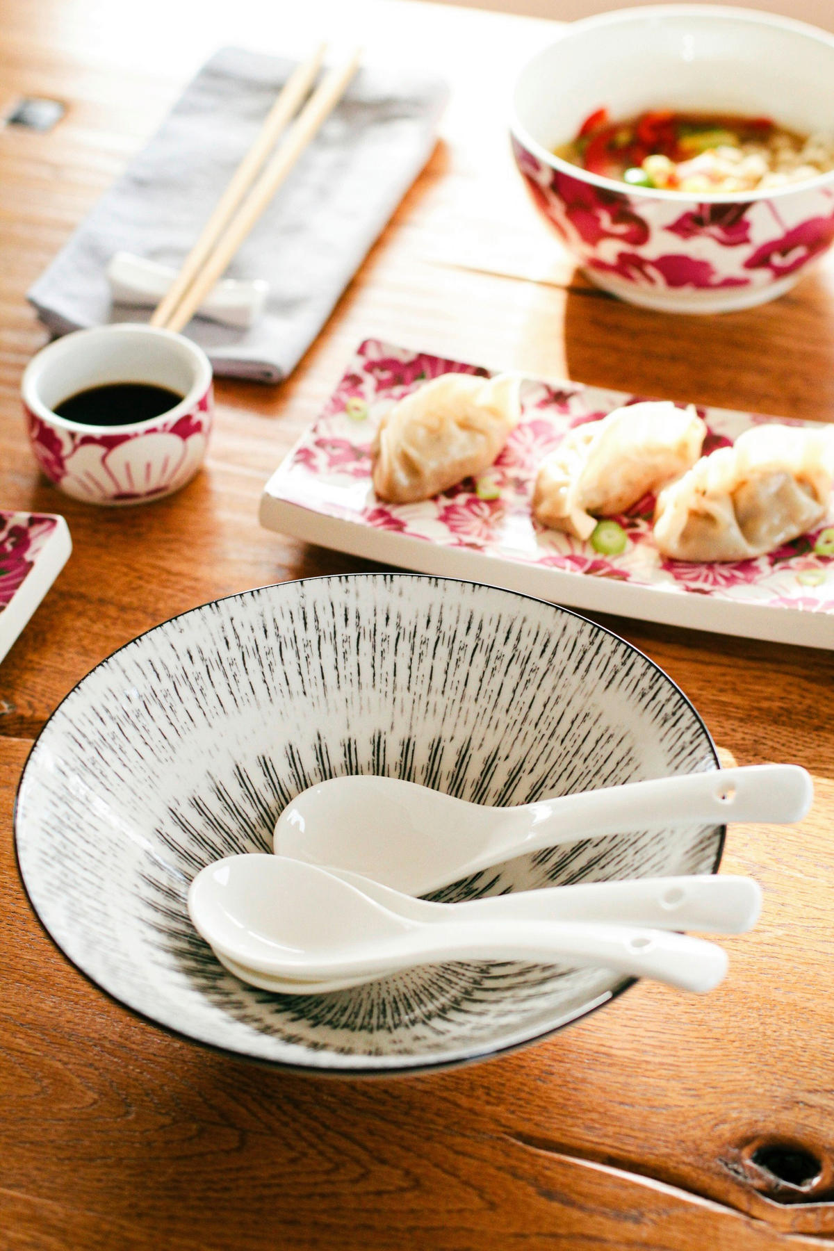 CHINESISCHES TAFELSERVICE Schwarz, Weiß ONIWA  - Schwarz/Weiß, Basics, Keramik - Mäser