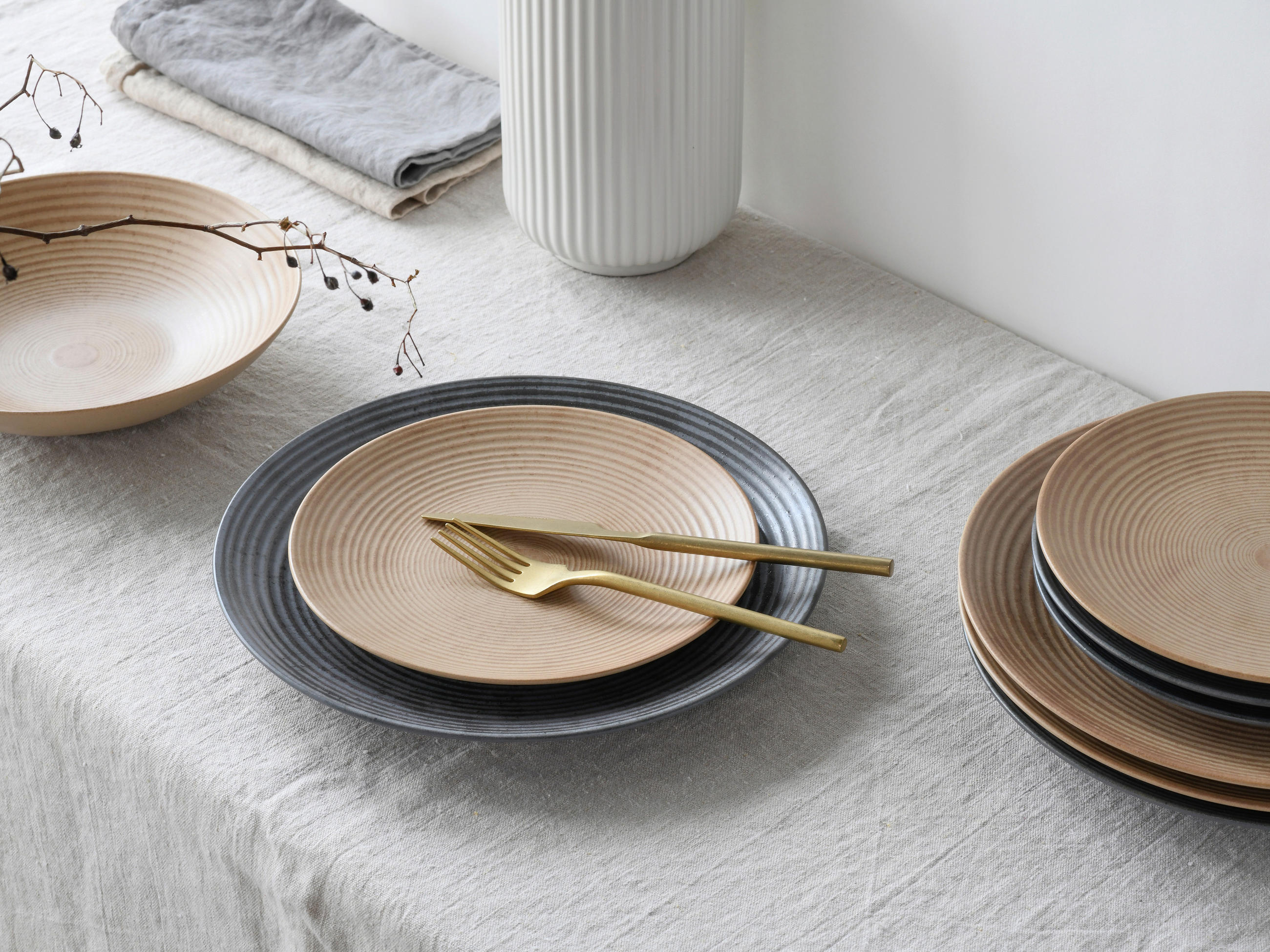 JEDÁLENSKÝ SERVIS, pórovina - piesková/antracitová, Basics, keramika (34/30/30,5cm) - Creatable