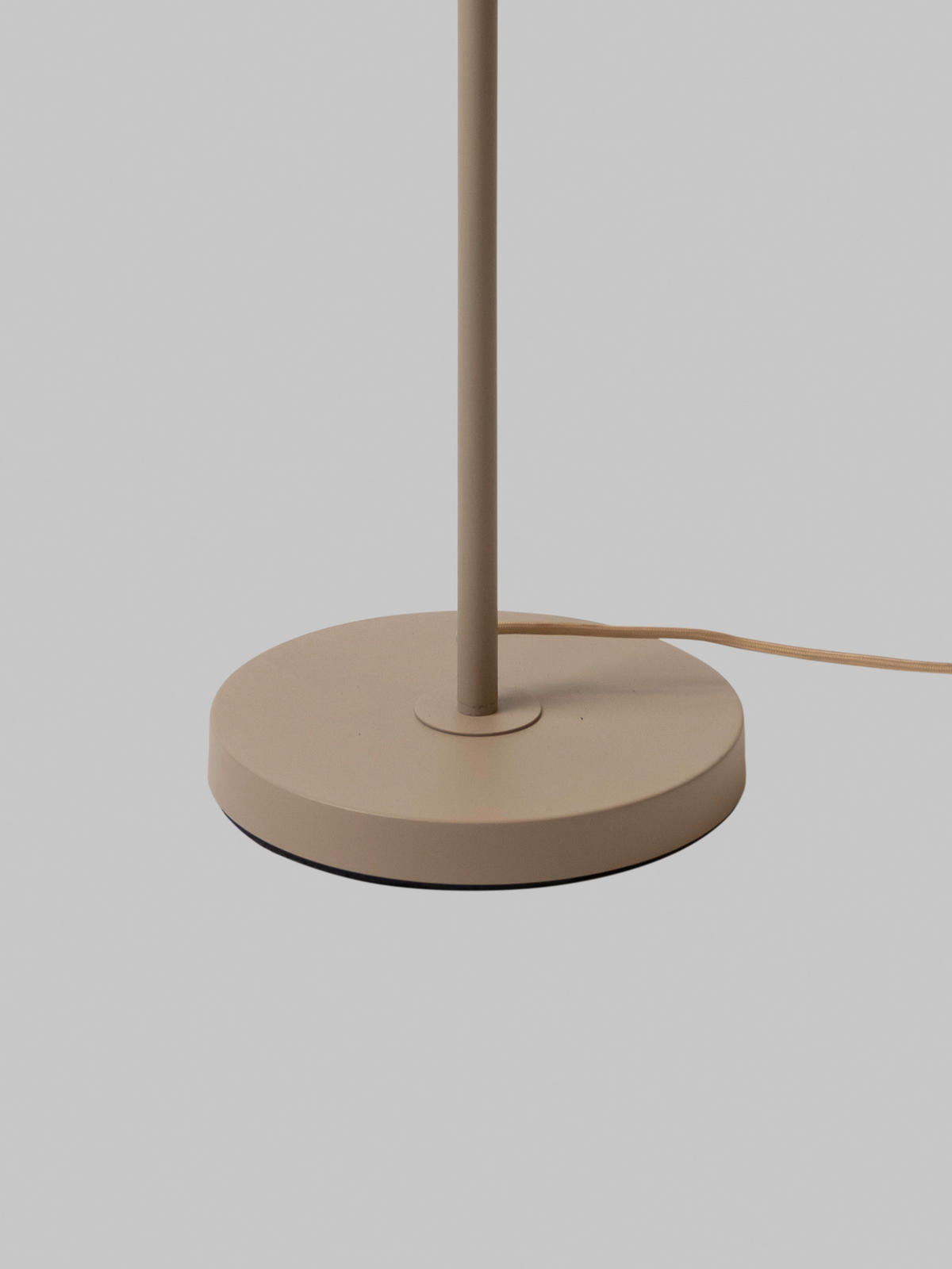 STEHLEUCHTE - Sandfarben, Design, Metall (59/44/171cm) - It's about Romi