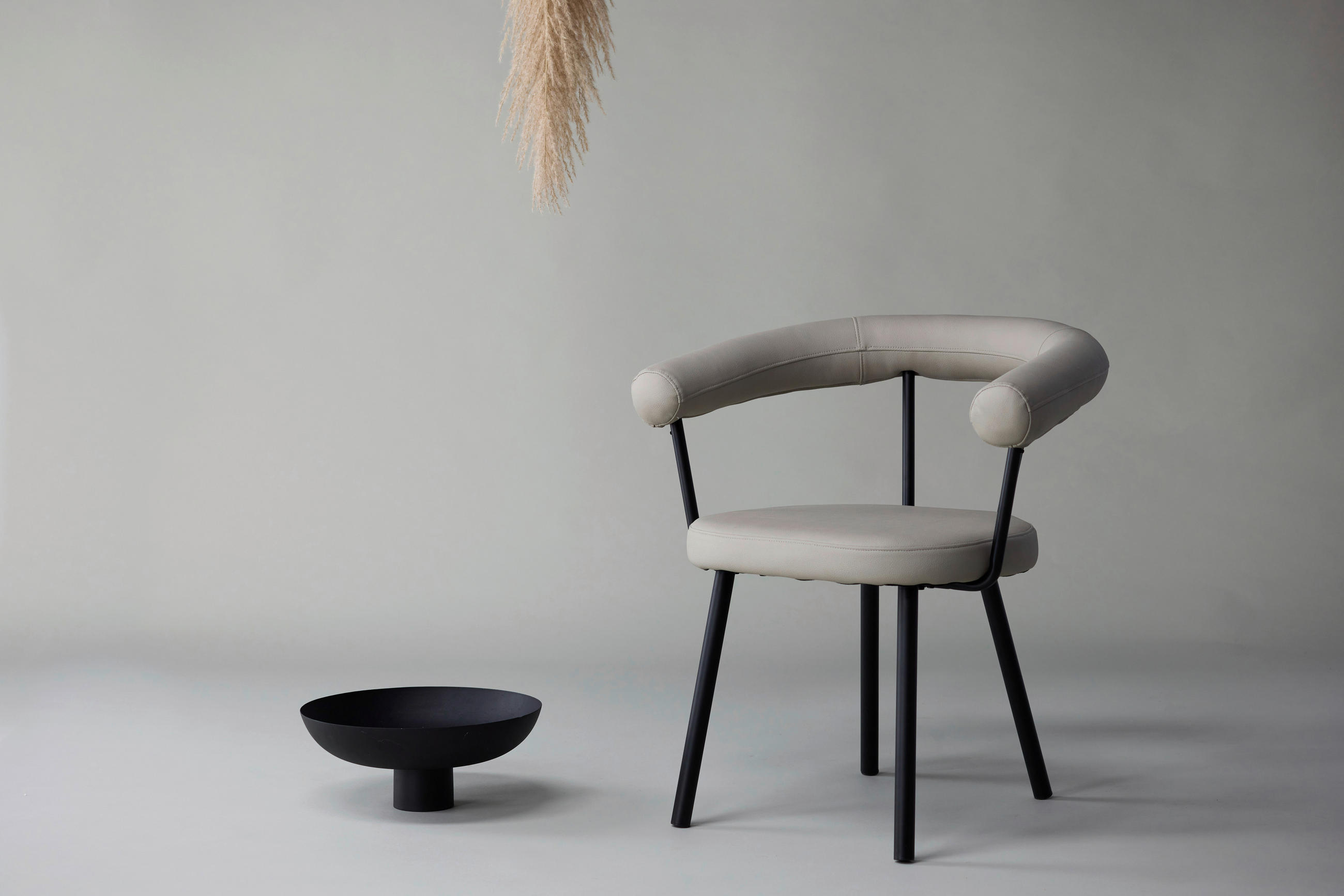 STOL stål - beige/svart, Design, metall/trä (68cm) - Lomoco