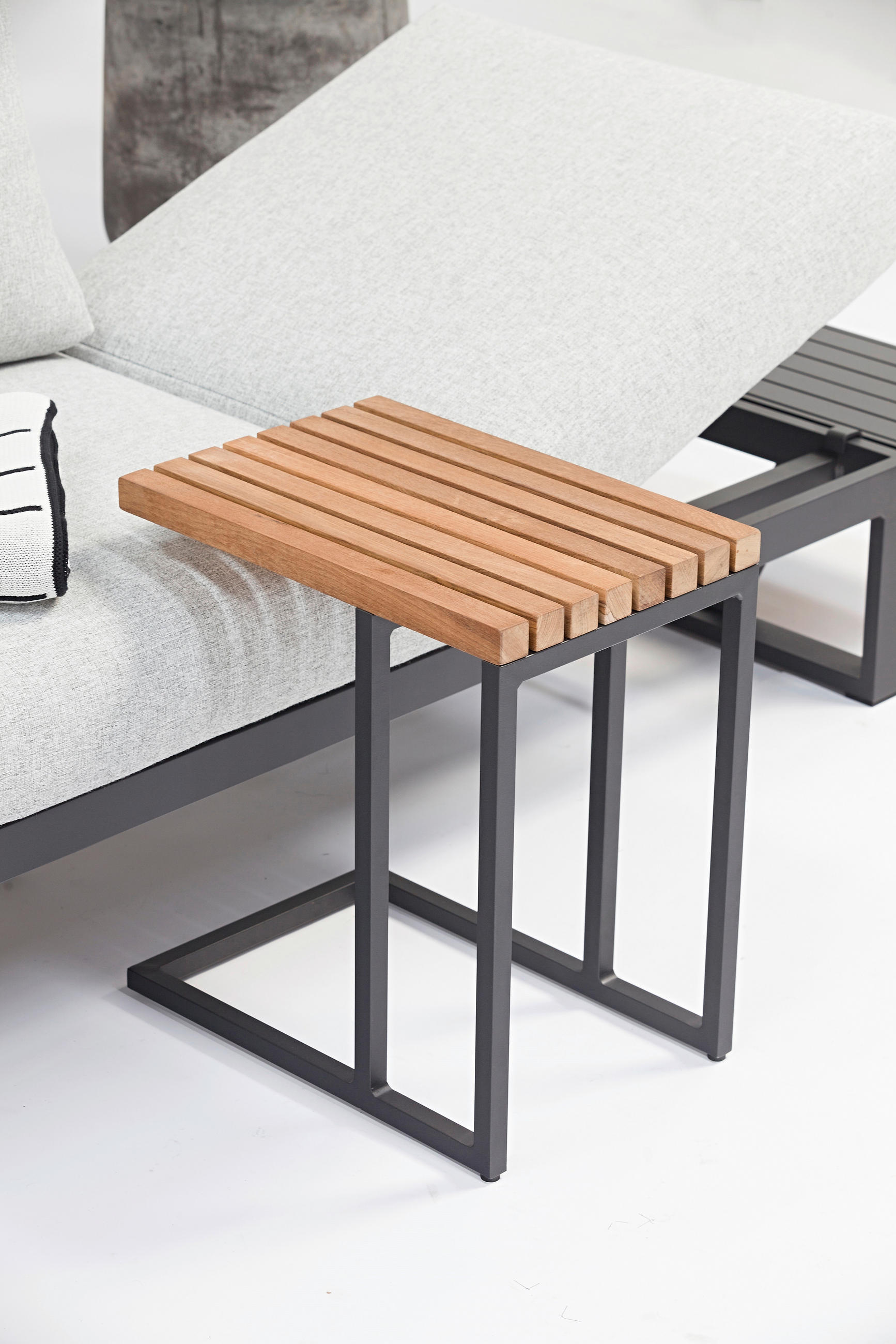 GARTENBEISTELLTISCH 45/31/49 cm Holz, Metall  - Graphitfarben/Teakfarben, Design, Holz/Metall (45/31/49cm) - Zebra 