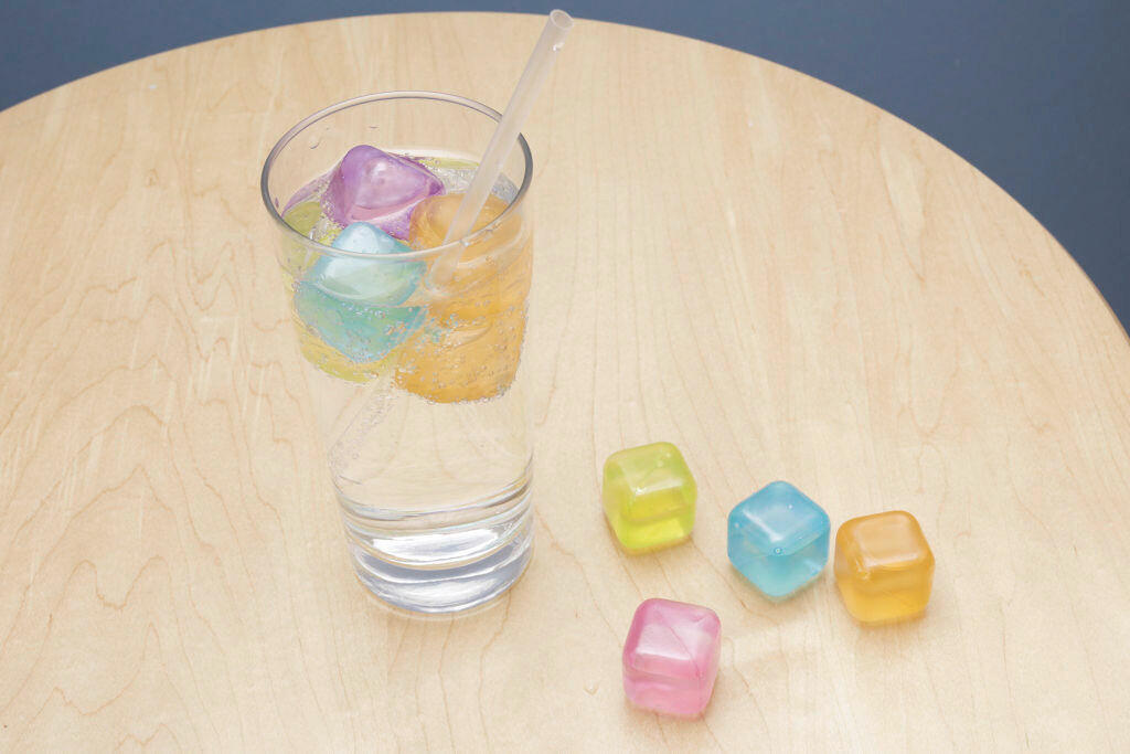 CHLADIACE KOCKY - viacfarebná, Konventionell, plast (2,5/2,5/2,5cm) - Kikkerland