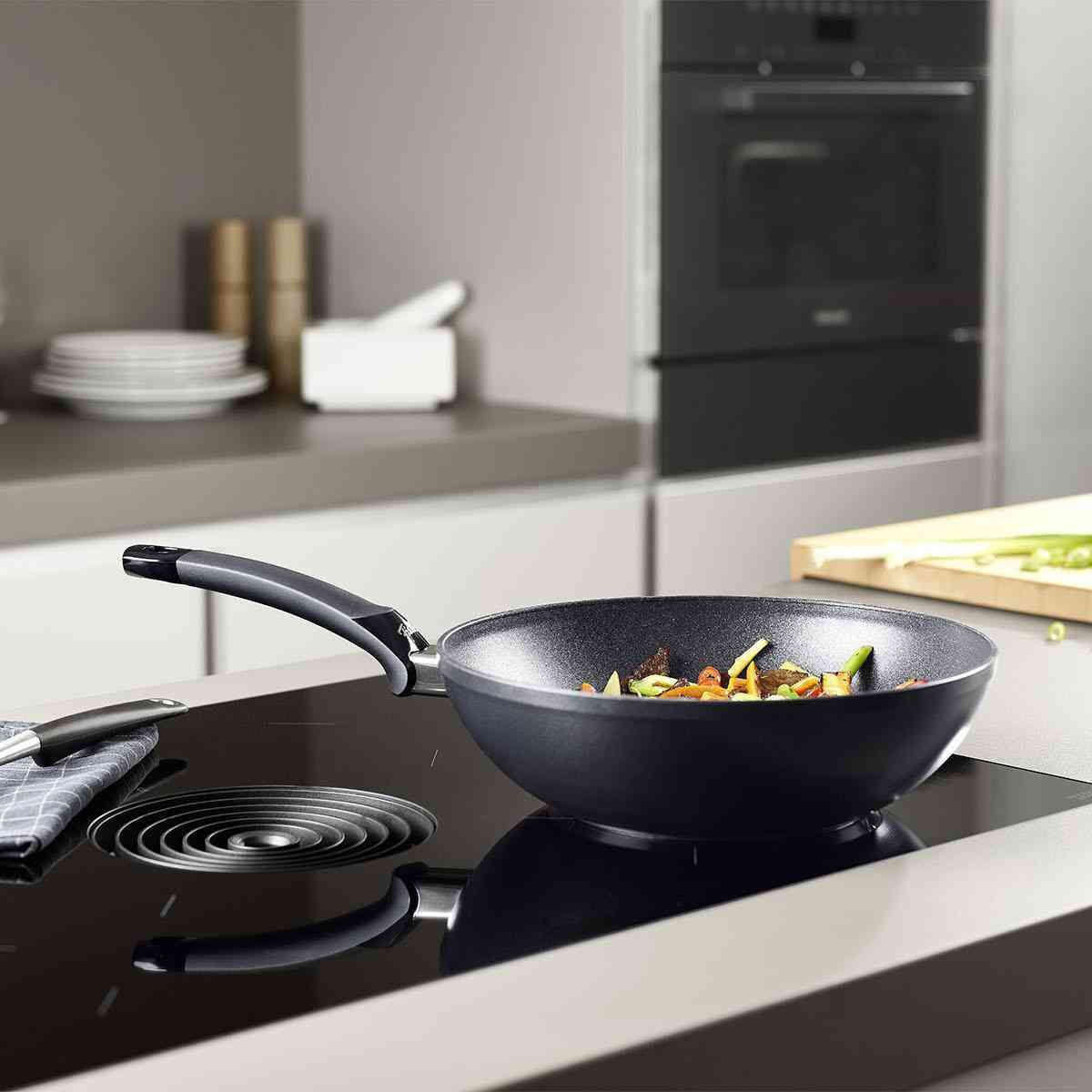 PÁNEV WOK, 28 cm  - antracitová, Basics, kov (28cm) - Fissler