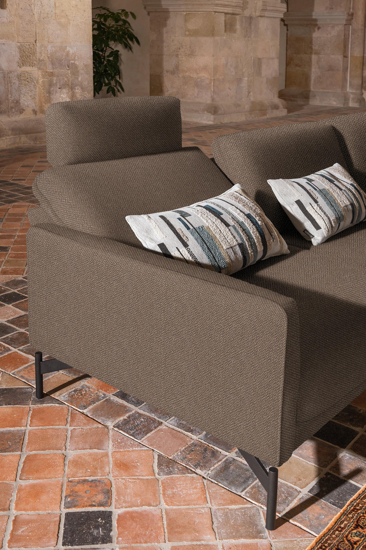 ECKSOFA in Flachgewebe, Struktur Braun  - Anthrazit/Braun, Design, Textil/Metall (254/230cm) - Johann Jakob