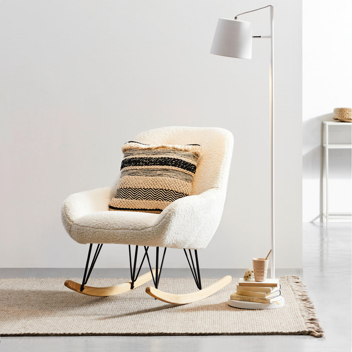 SCHAUKELSTUHL in Bouclé, Teddystoff Creme, Naturfarben, Schwarz  - Creme/Schwarz, KONVENTIONELL, Holz/Textil (72/88/95cm) - Livetastic