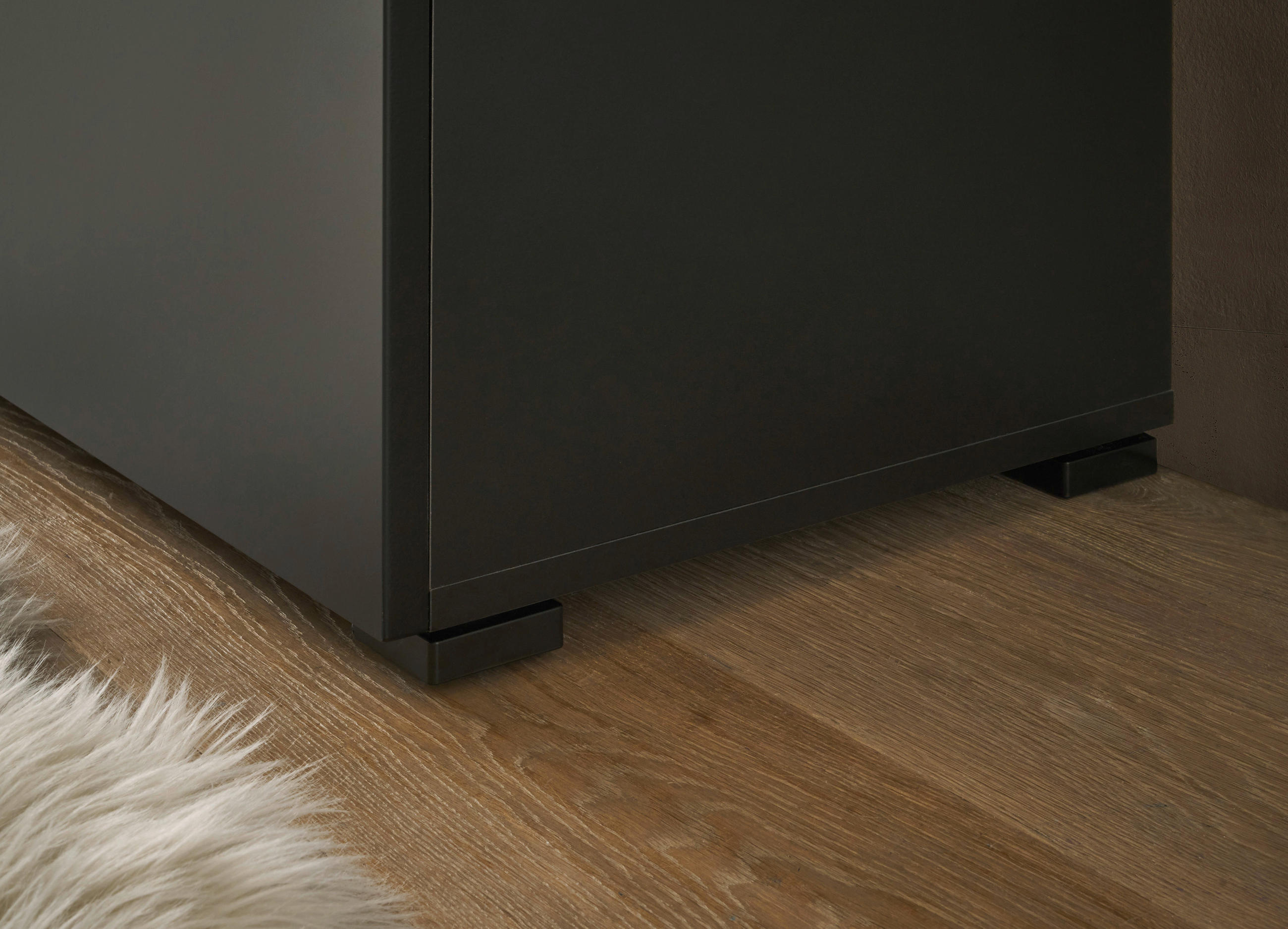 NIZKA OMARICA črna, barve hrasta  - črna/barve hrasta, Design, umetna masa/leseni material (165/42/40cm) - home24