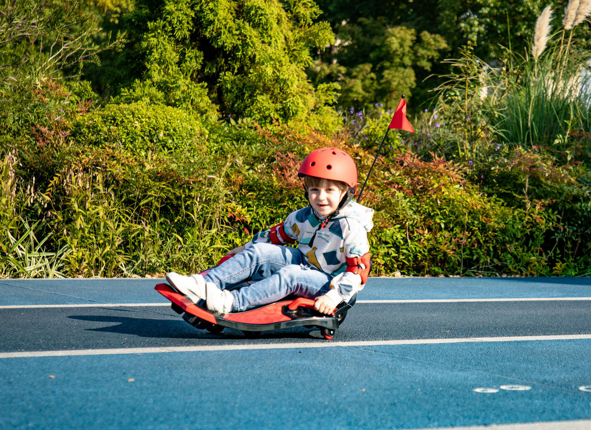 KINDERRODEL mit Akku - Rot/Schwarz, Design, Kunststoff/Metall (64/79/21,3cm)