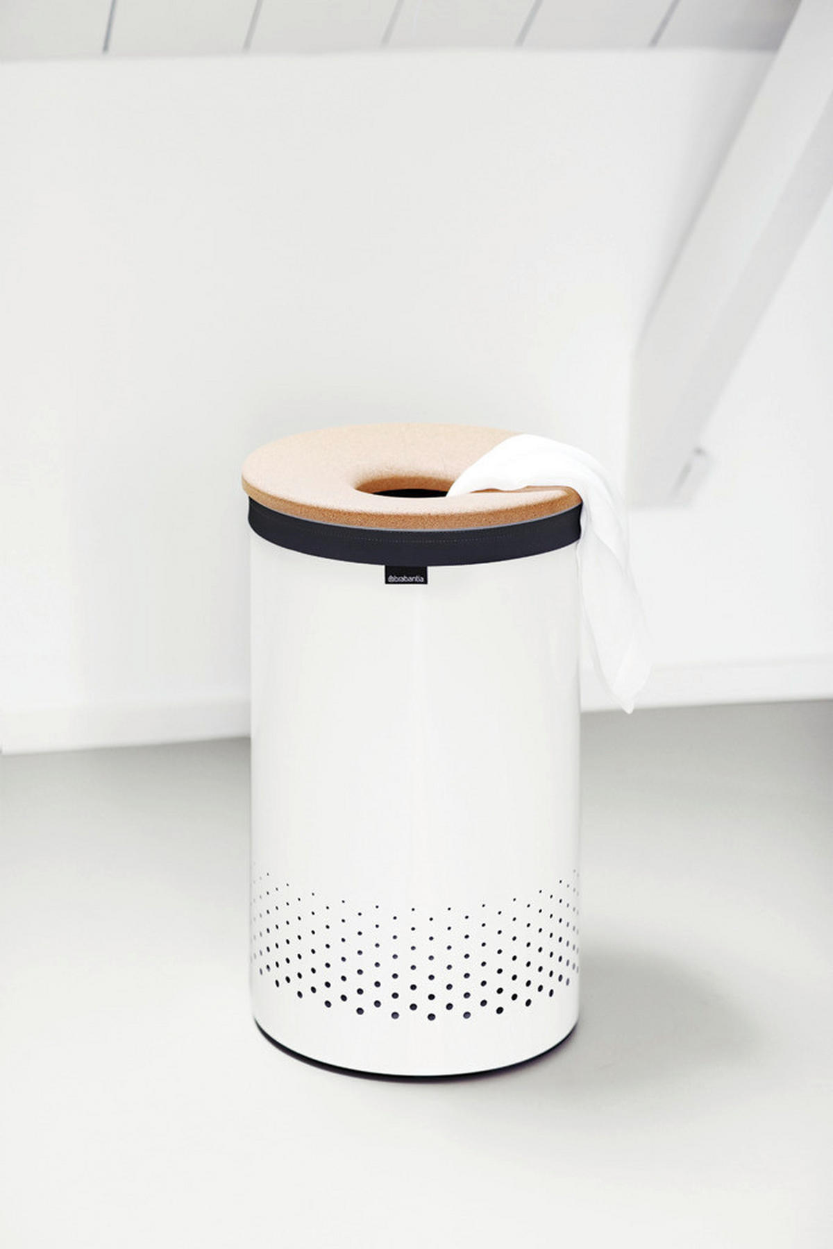 KOŠ ZA PERILO - bela, Design, kovina/leseni material (38/63,5/38cm) - Brabantia