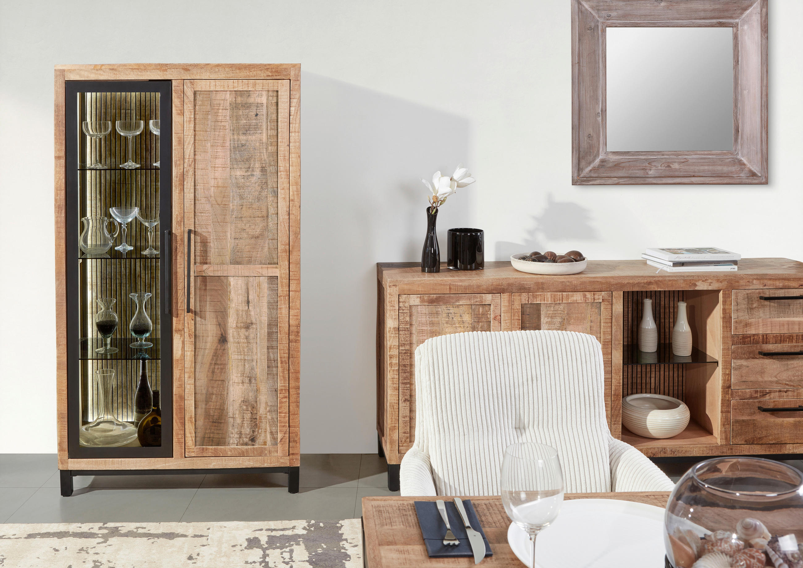 VITRINE in massiv Mangoholz Naturfarben, Schwarz  - Schwarz/Naturfarben, MODERN, Glas/Holz (90/160/43cm) - Livetastic