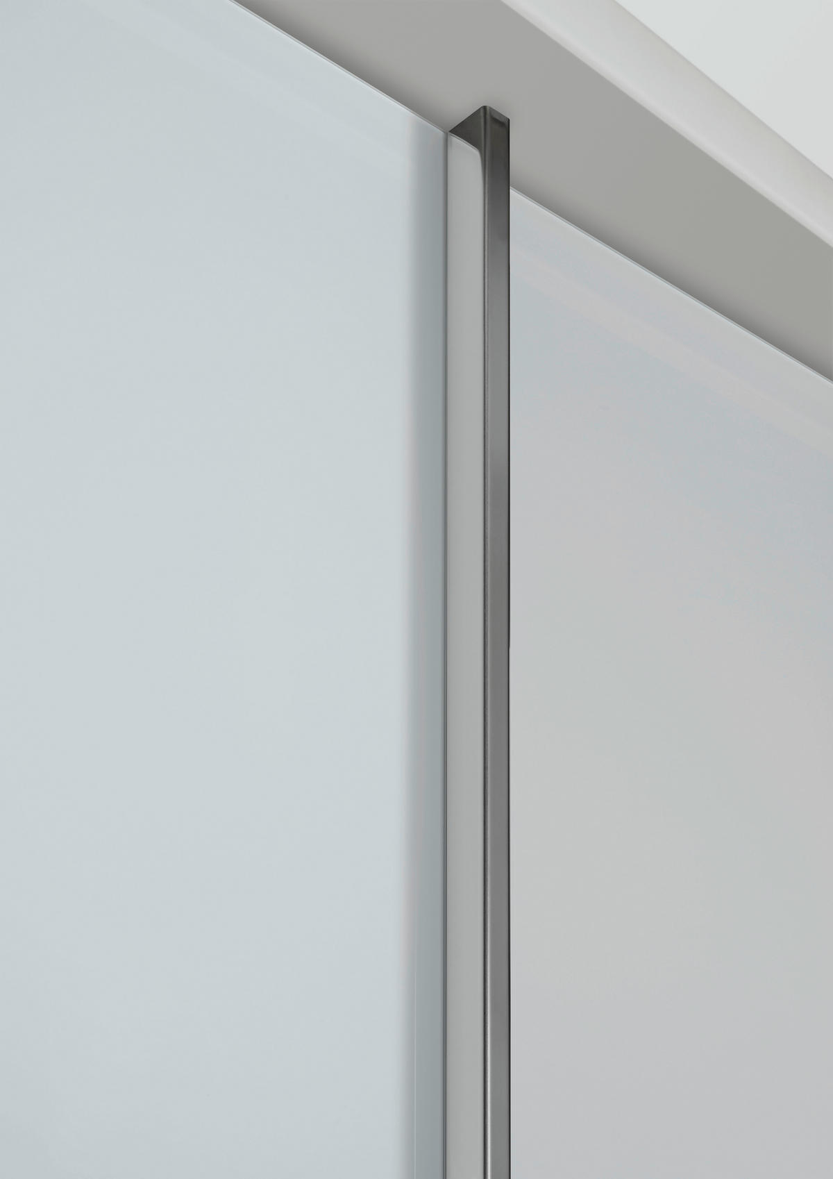 SCHWEBETÜRENSCHRANK in Weiss  - Chromfarben/Weiss, Konventionell, Glas/Holzwerkstoff (300/236/67cm) - Dieter Knoll