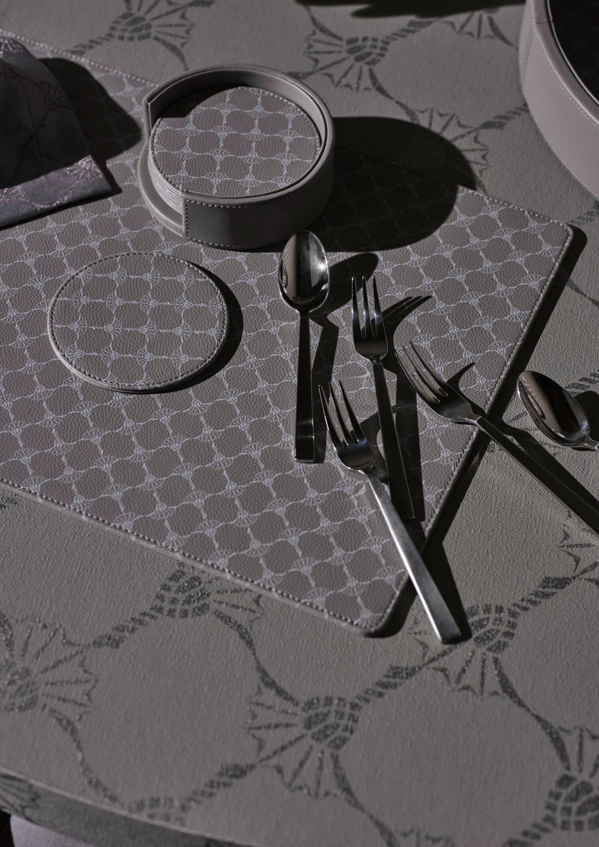 GLASUNTERSETZERSET   - Weiss/Grau, Design, Kunststoff (11,5/4,5/11,5cm) - Joop!