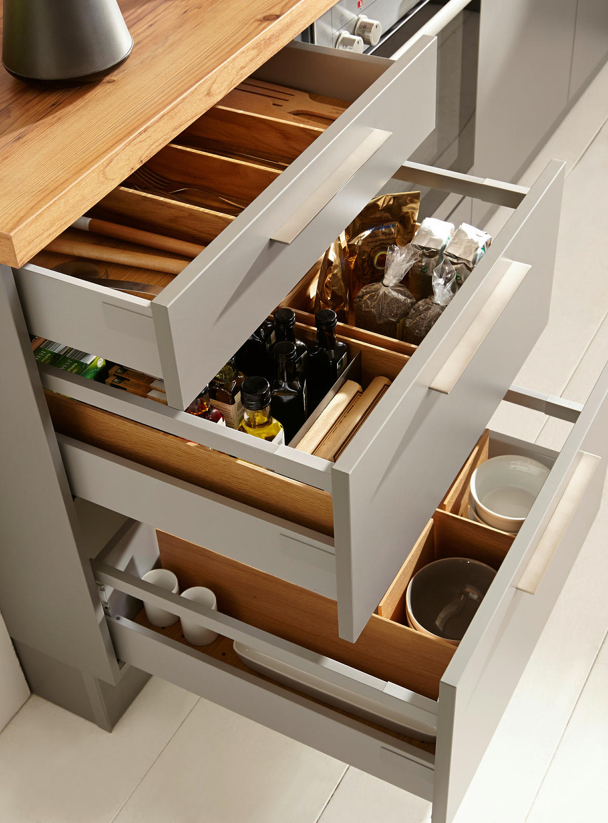 VGRADNA KUHINJA - Design, leseni material - Novel