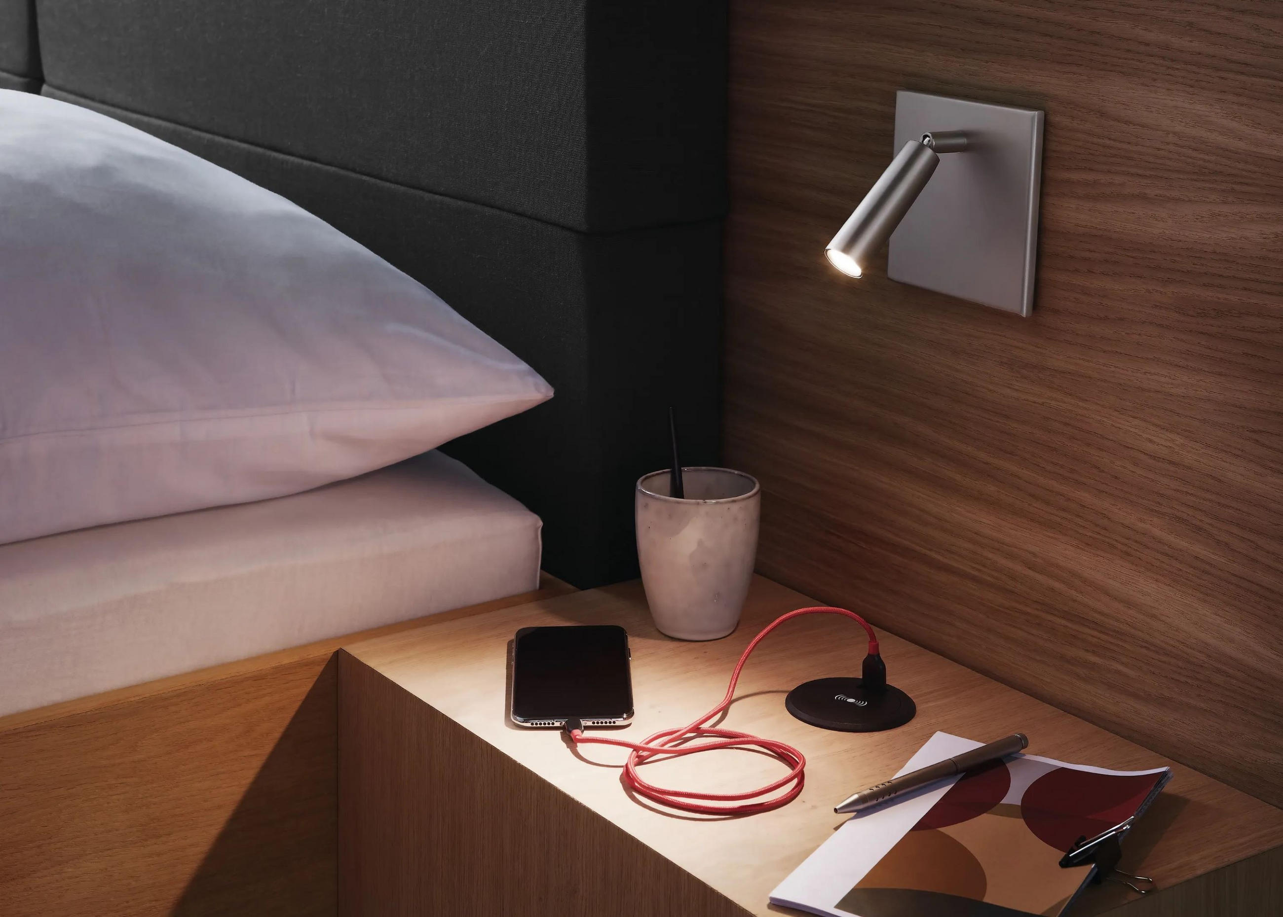 LADEPAD MIT USB - Schwarz, Basics, Kunststoff (7,5/7,5/6,2cm) - HKT