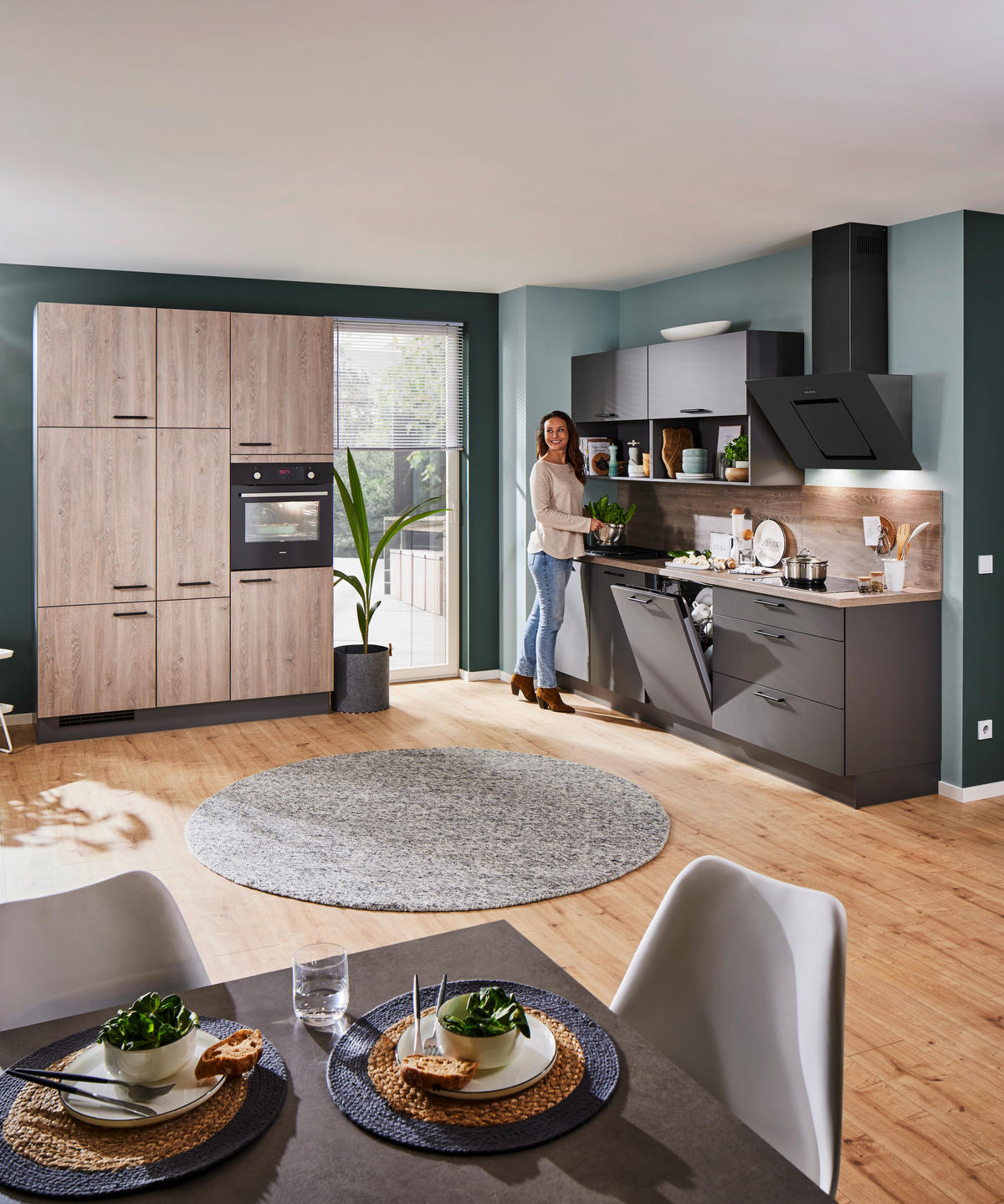 INBYGGNADSKÖK   - Design, trämaterial - Celina