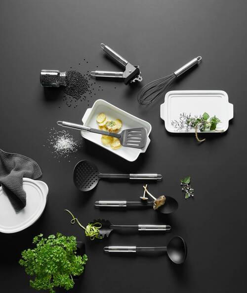 KAŠIKA ZA SERVIRANJE - srebrna/crna, Osnovno, metal/plastika (31cm) - Homeware Profession.