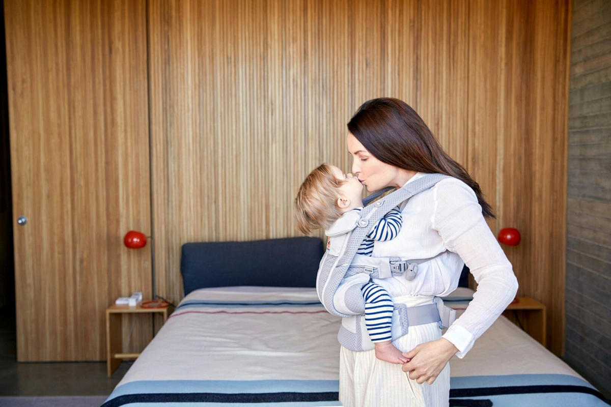 KENGUR NOSILJKA  Omni Breeze  - svetlosiva, Osnovno, tekstil (0,7kg) - Ergo Baby