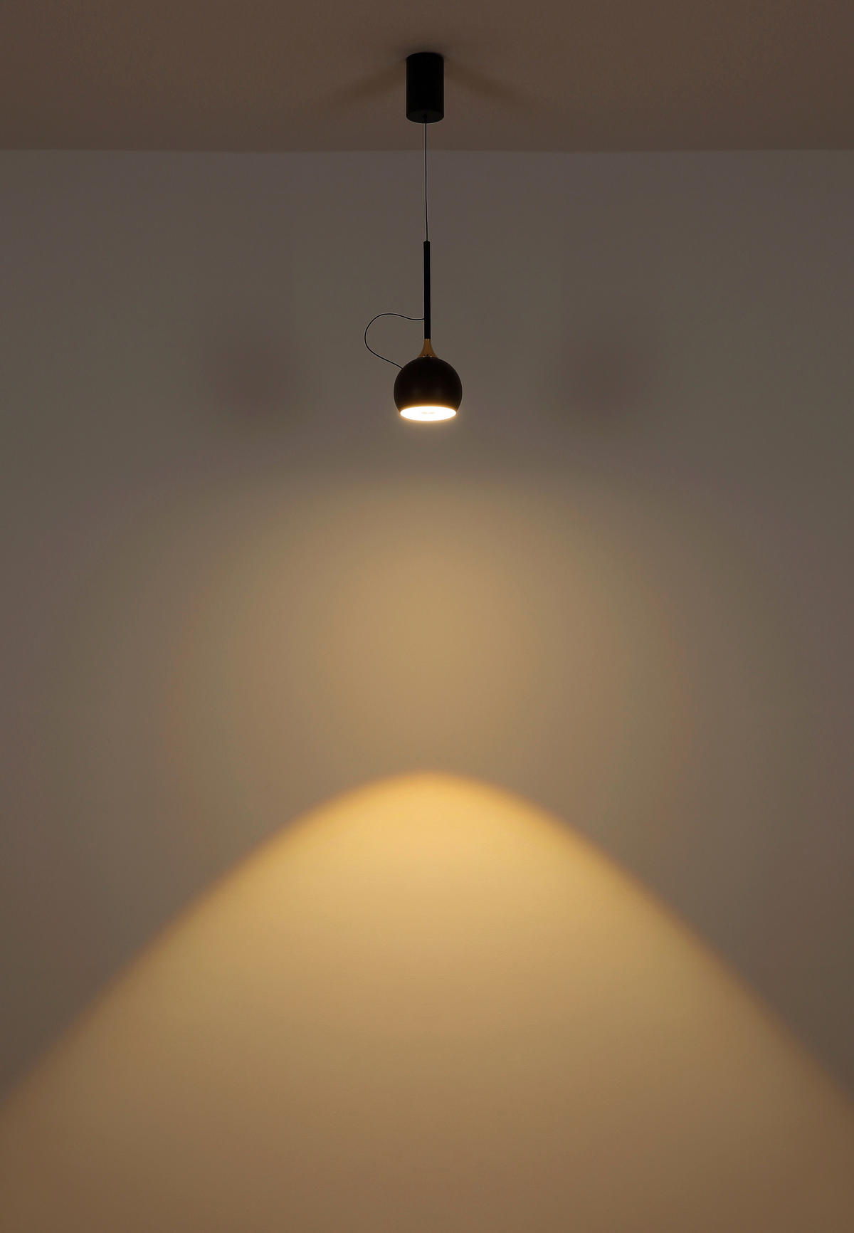 LED SVJETILJKA VISEĆA  12/150 cm      DONOVAN  - bijela/crni krom, Design, metal/plastika (12/150cm) - Globo