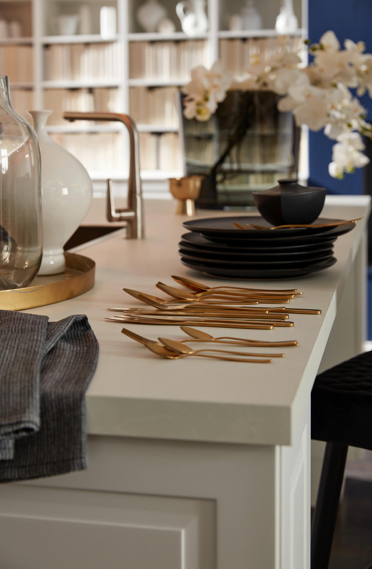 INBYGGNADSKÖK   - vit/nötfärg, Design, trämaterial - Dieter Knoll