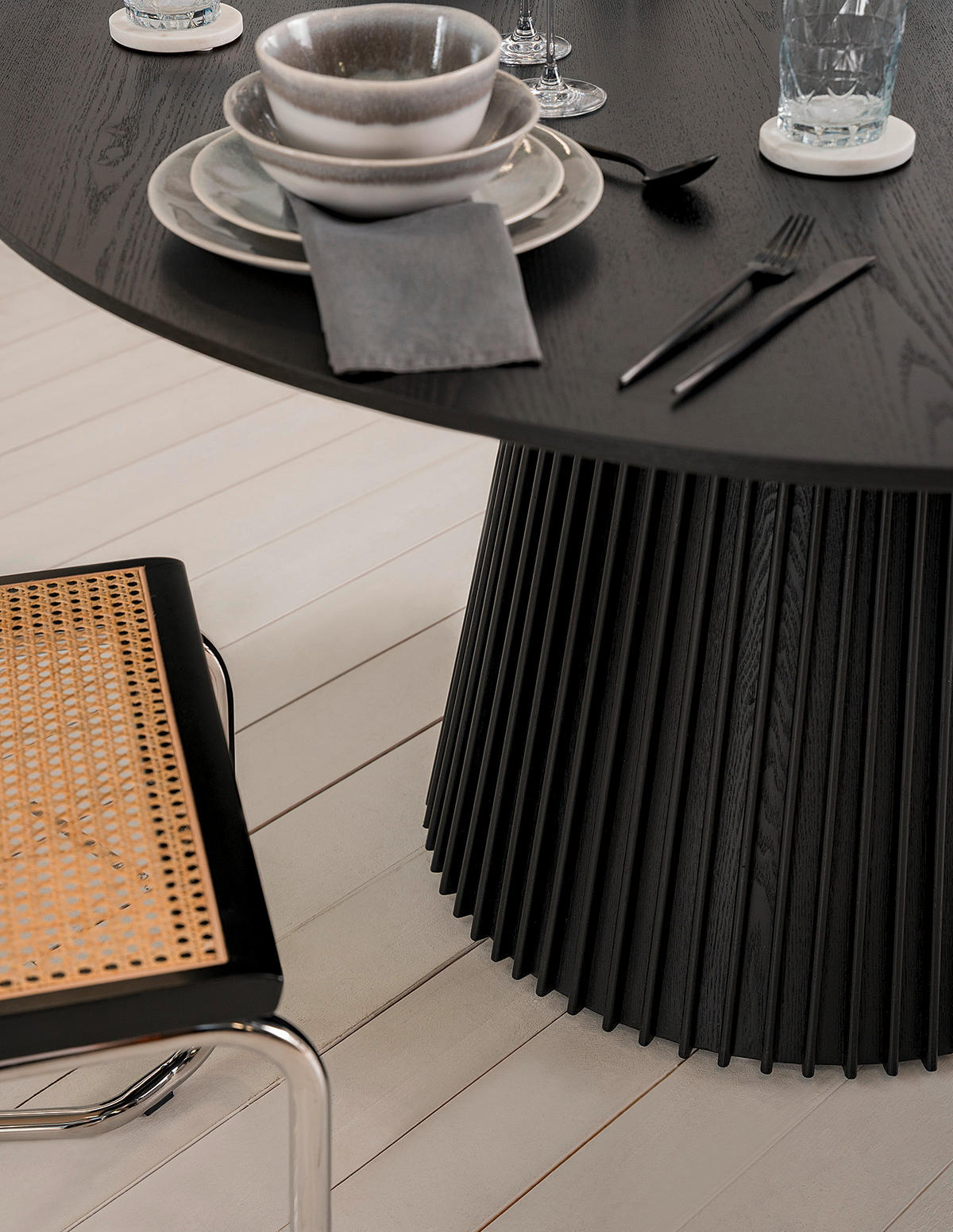 MATBORD i trä, trämaterial 140/140/75 cm   - svart, Modern, trämaterial/trä (140/140/75cm) - home24