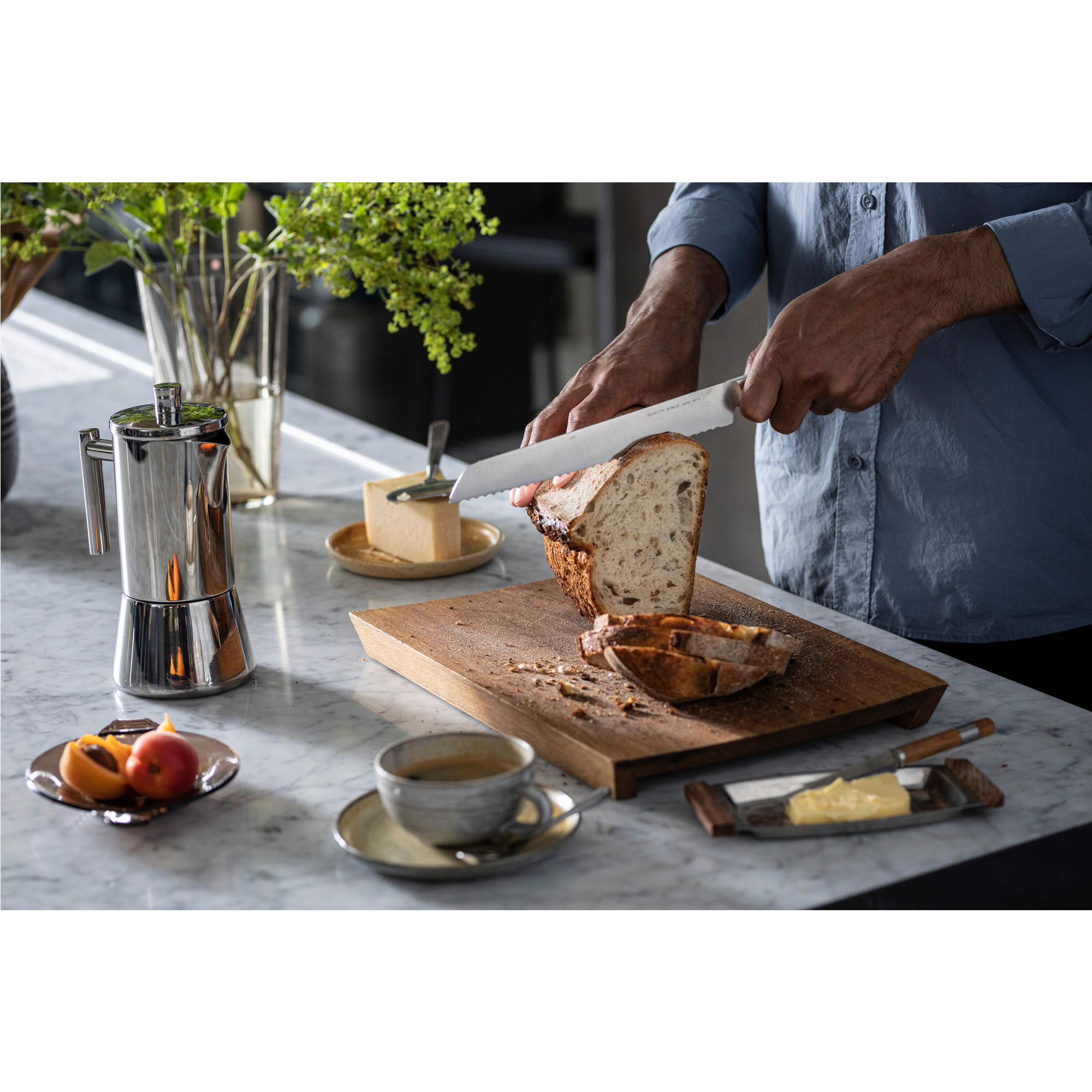 NOŽ ZA KRUH  FISKARS ALL        42 cm    oplemenjeni čelik - Basics, metal (42cm) - Fiskars