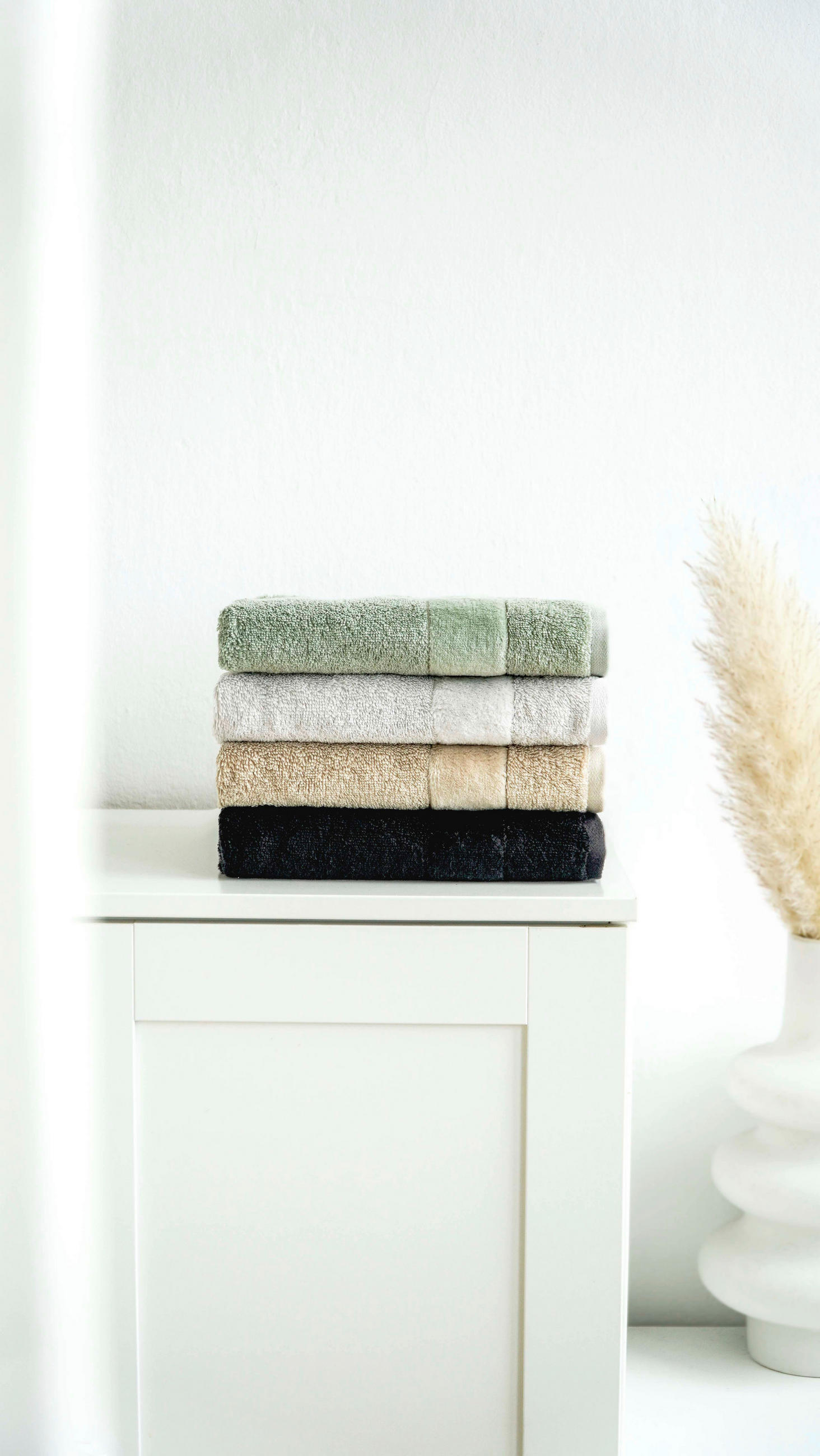 RUČNÍK, 50/100 cm, černá - černá, Design, textil (50/100cm) - Vossen