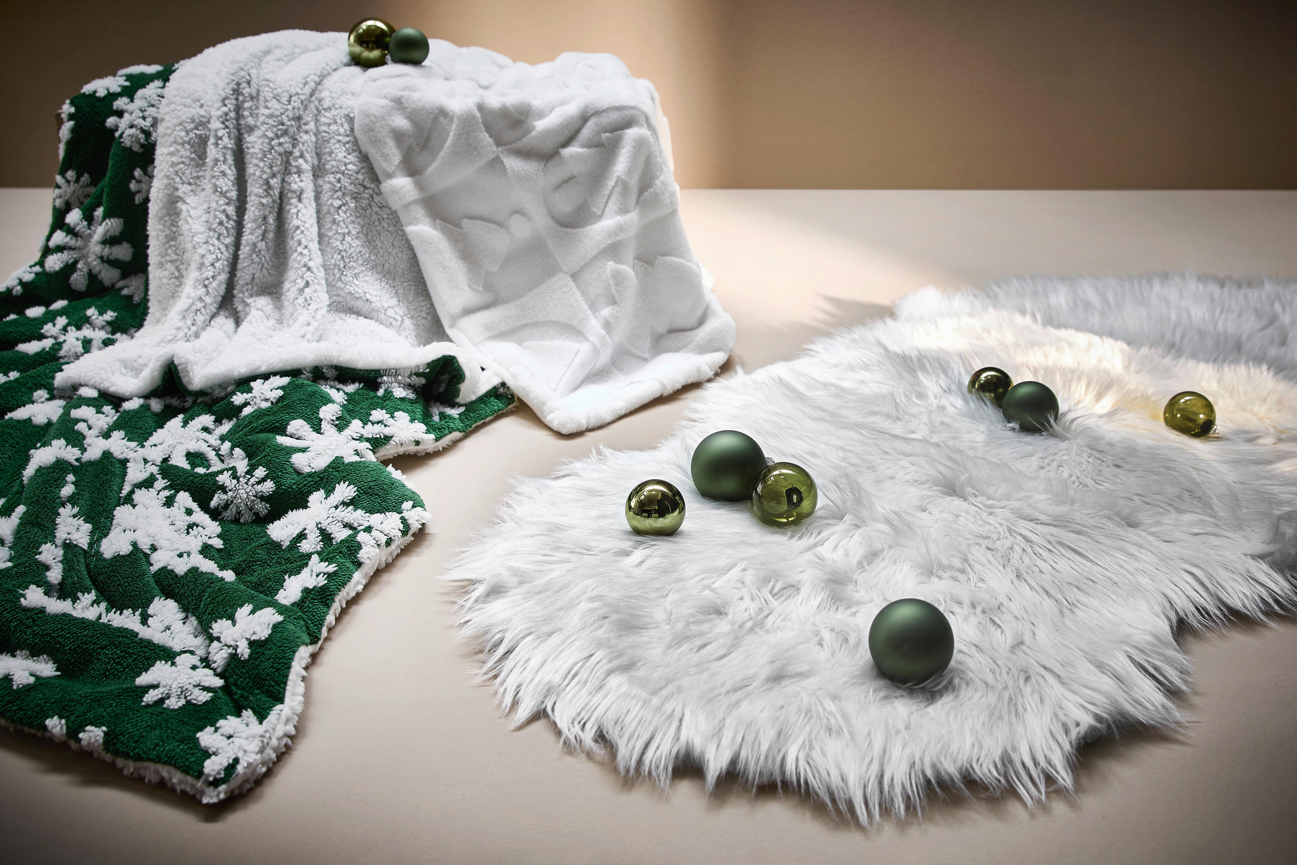 KUSCHELDECKE - Weiß, KONVENTIONELL, Textil (150/200cm) - X-Mas