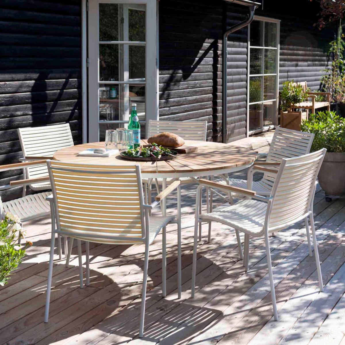 GARTENSTUHL Kunststoff Weiss  - Weiss/Teakfarben, Natur, Holz/Kunststoff (60/84/56cm) - Gardenson