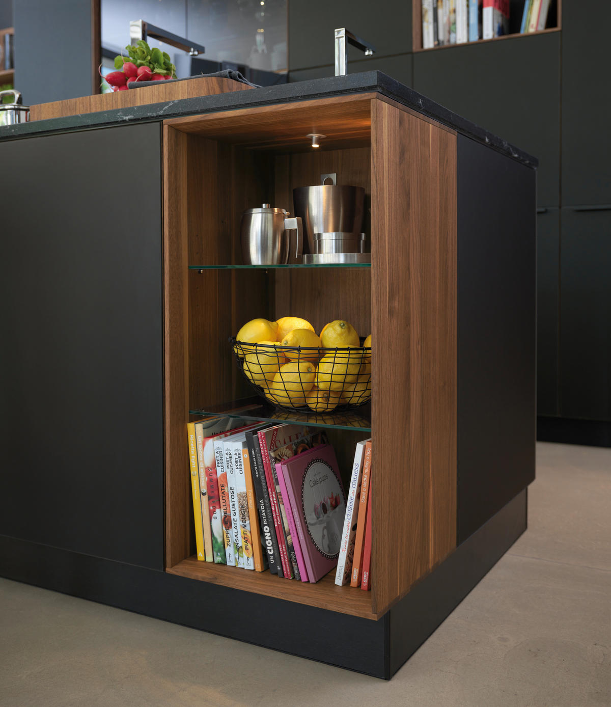 EINBAUKÜCHE   - Nussbaumfarben, Natur, Holz - TEAM 7