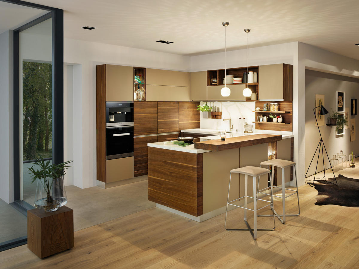 EINBAUKÜCHE LINEE  - Schlammfarben/Nussbaumfarben, Design, Glas/Holz - Team 7