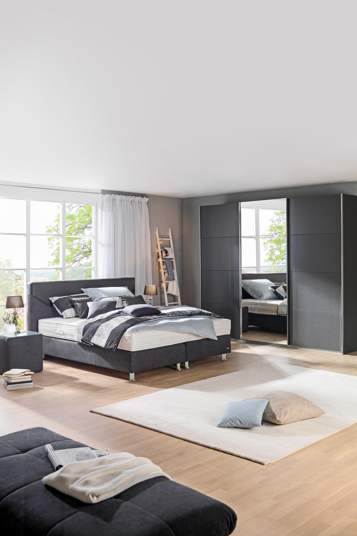 SCHWEBETÜRENSCHRANK  in Dunkelgrau  - Chromfarben/Dunkelgrau, Design, Glas/Holzwerkstoff (270/230/62cm) - Xora