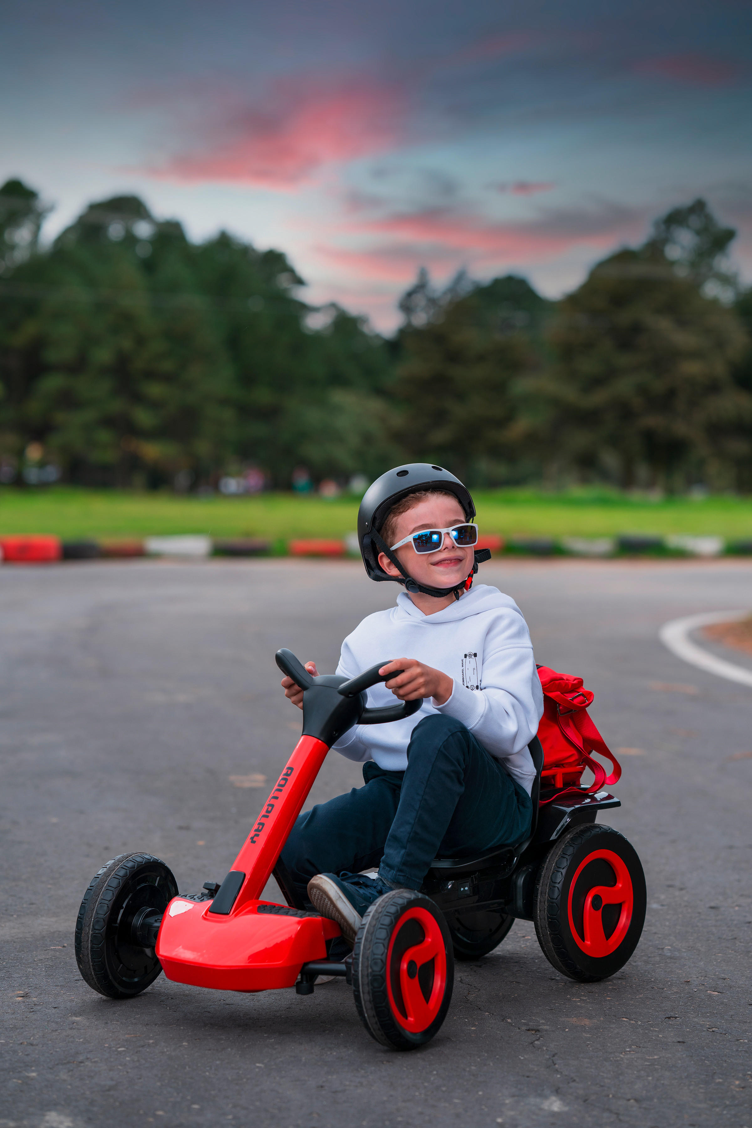 ELEKTRO-KINDERAUTO  - Schwarz Hochglanz/Rot, MODERN, Kunststoff/Metall (62,4/58,1/99cm)
