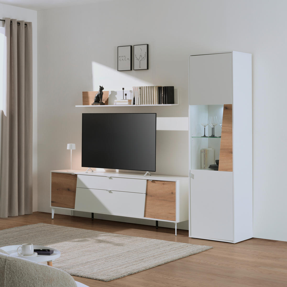 VITRINE  in Weiß, Eichefarben - Eichefarben/Silberfarben, KONVENTIONELL, Glas/Holzwerkstoff (57/202/40cm) - Stylife