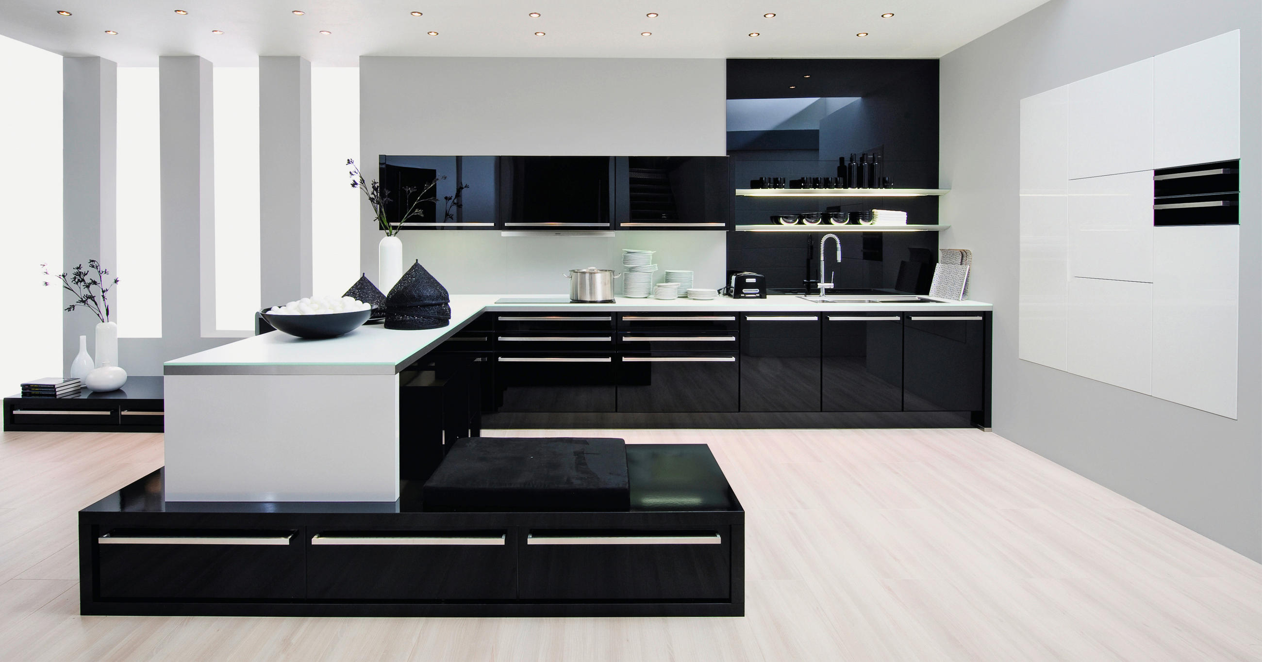 EINBAUKÜCHE   - Design, Glas/Holzwerkstoff - Dieter Knoll