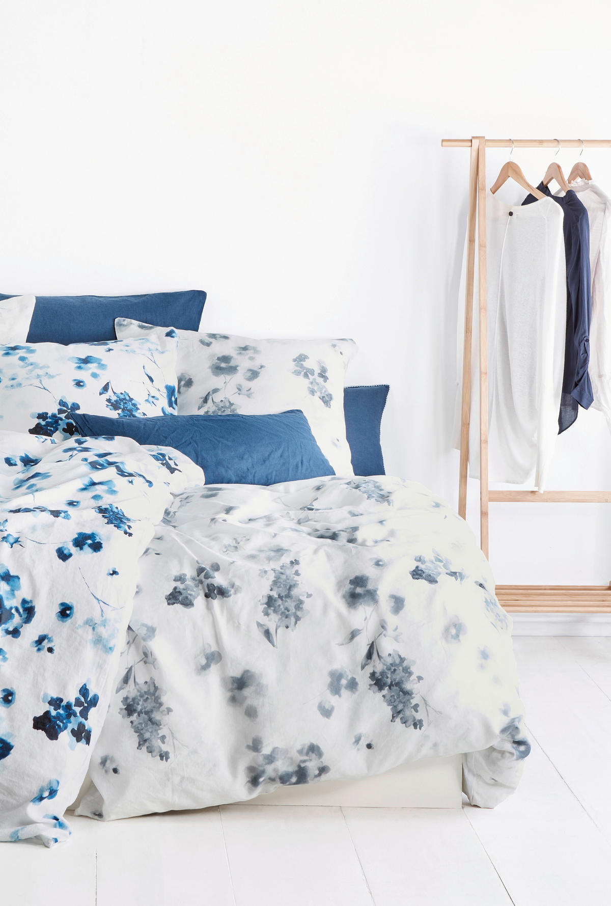 BETTWÄSCHE Provence Cassis Leinenoptik 135/200 cm  - Grau, Basics, Textil (135/200cm) - Fleuresse