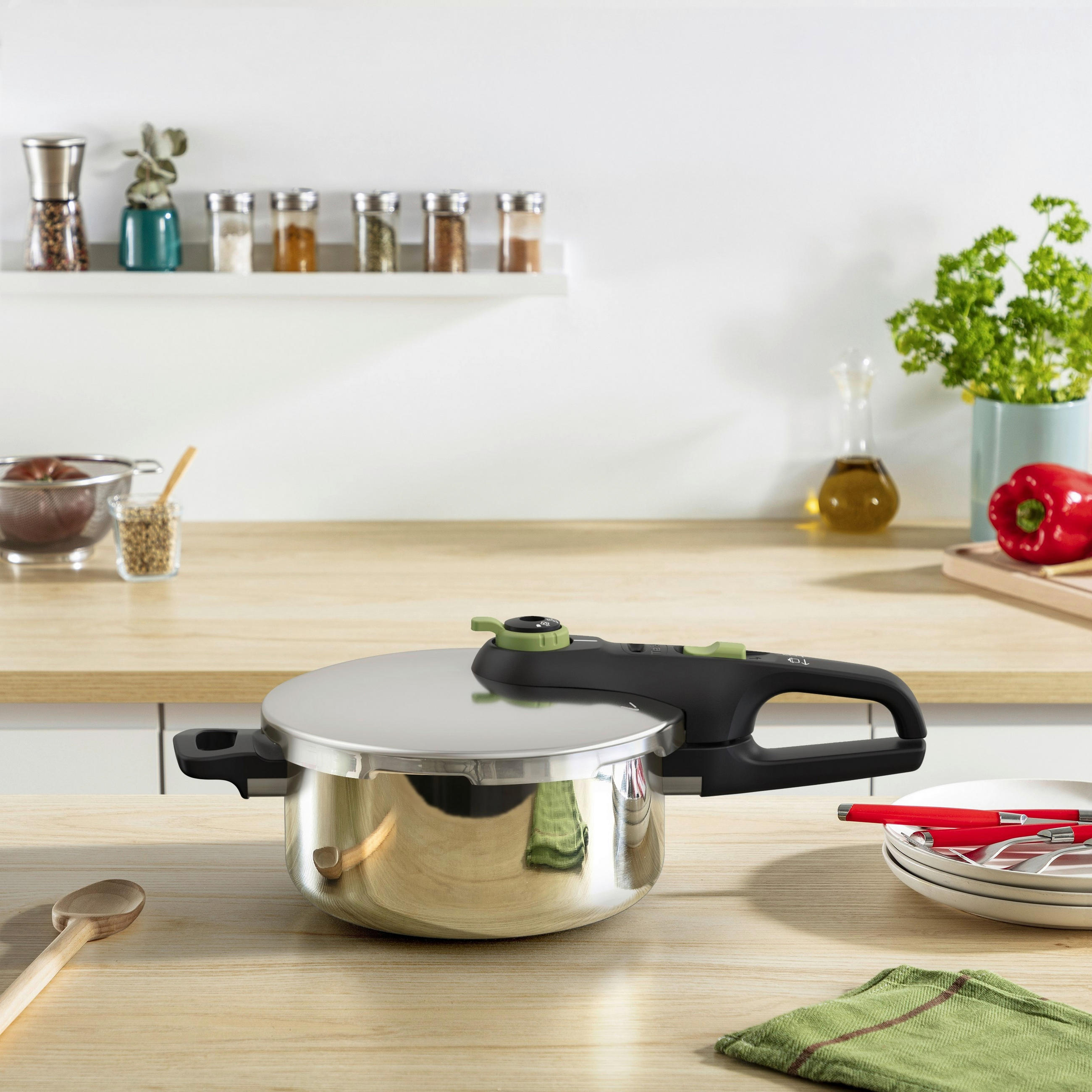 TRYCKKOKARE Secure trendy 4 l - stålfärgad/svart, Basics, metall (4l) - Tefal