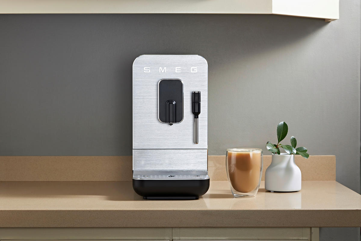 KAFFEEVOLLAUTOMAT 50'S STYLE  - Edelstahlfarben/Schwarz, Basics, Kunststoff/Metall (18/33,6/43,3cm) - SMEG