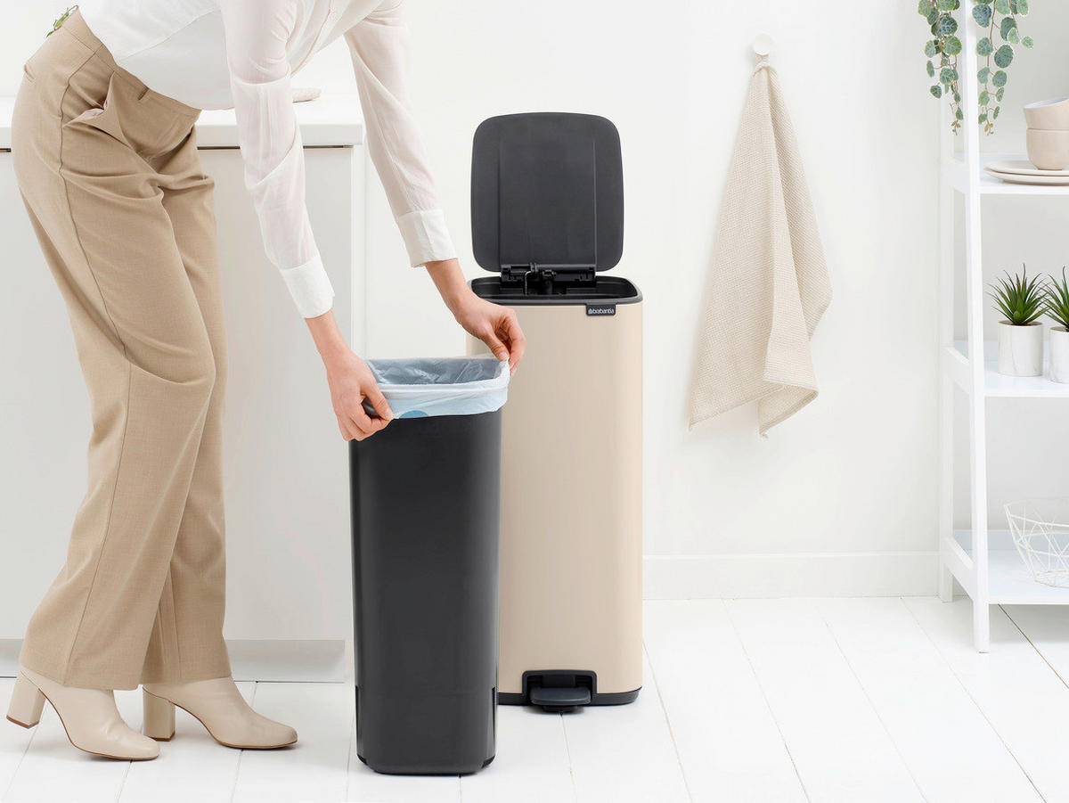 KOŠ S NOŽNOM PAPUČICOM  30 l  New Icon  - bež/antracit, Design, metal/plastika (28,8/64,7/35,8cm) - Brabantia