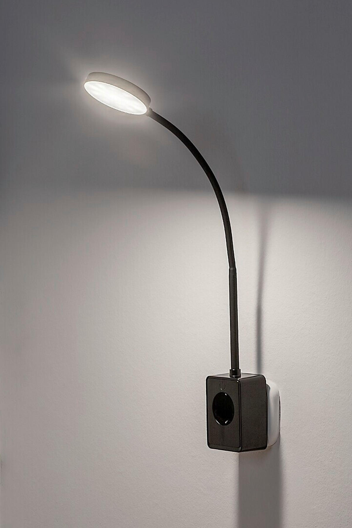 SVETILKA ZA VTIČNICO  TIVRO //3000, 4000, 6000 K// - črna, Basics, umetna masa (6/33.5cm)