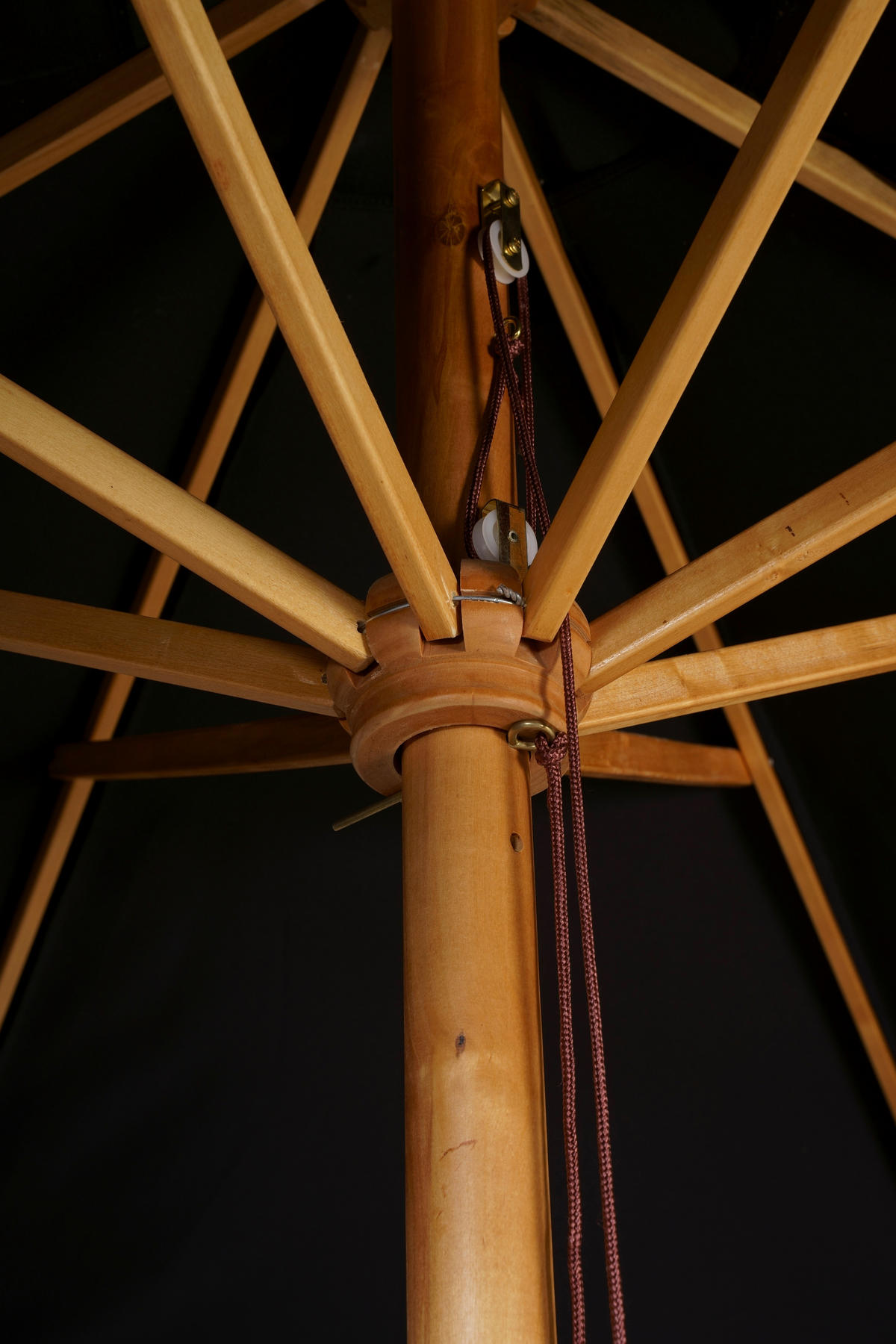 PARASOLL - Klassisk (300/244cm) - Gardenson
