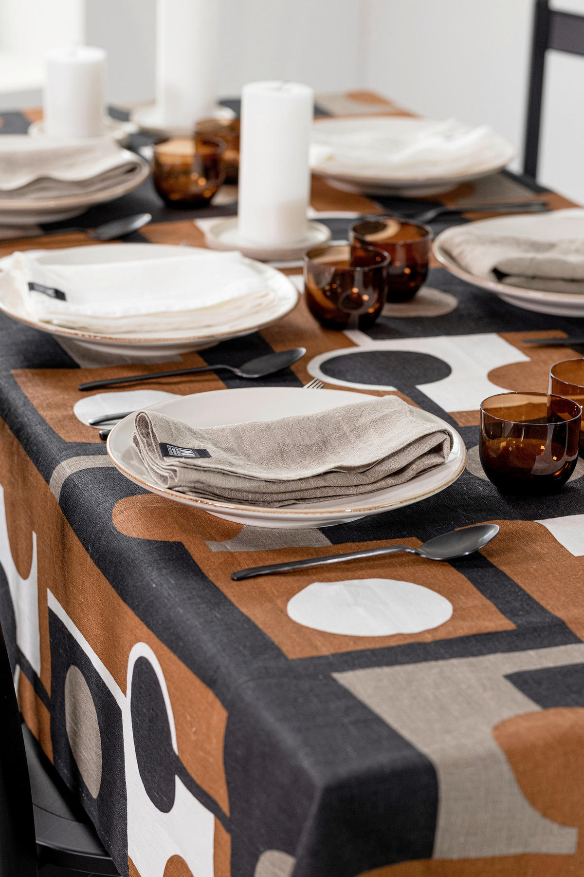 BORDSDUK HILD textil svart, vit, rostfärgad 160/250 cm  - vit/svart, Trend, textil (160/250cm) - Markslöjd