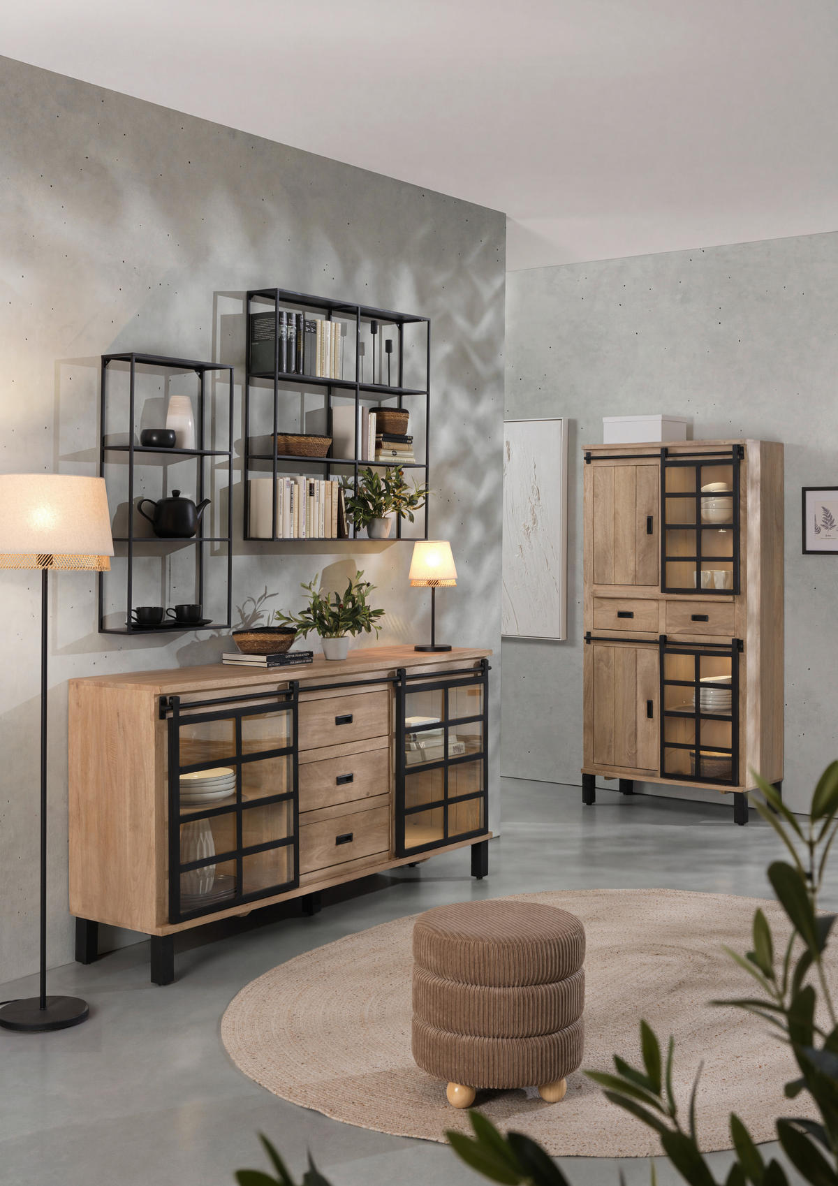 VITRINE Hartholz Mangoholz Schwarz, Graubraun  - Graubraun/Schwarz, Lifestyle, Glas/Holz (90/180/42cm) - Landscape